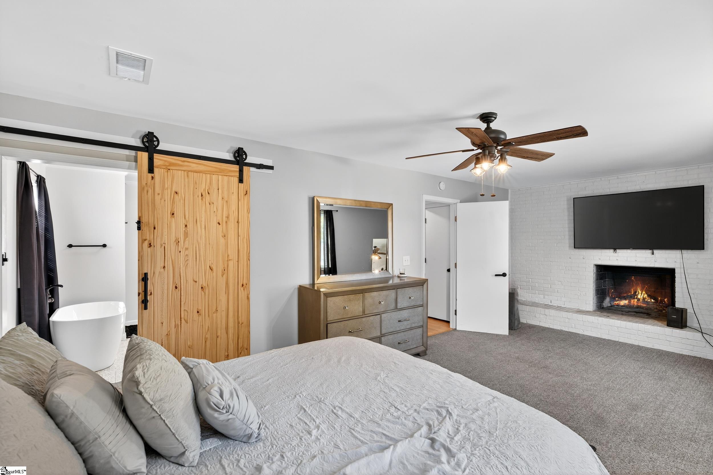 519 Longview Terrace Property Photo 17