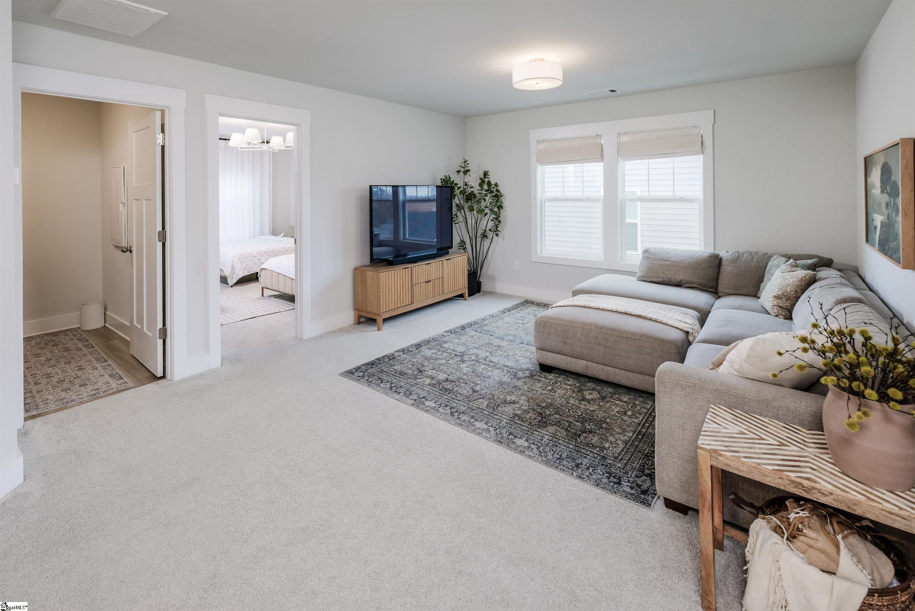 561 Fenwick Drive Property Photo 18