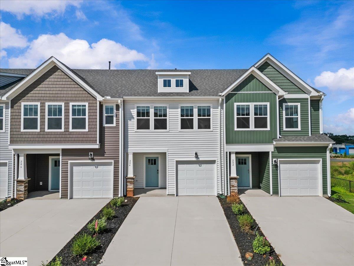 204 Cali Way Property Photo 1