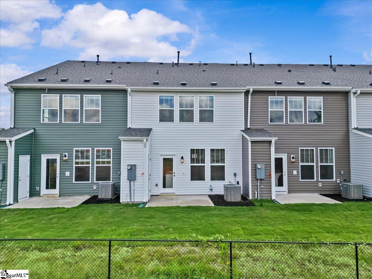 204 Cali Way Property Photo 3