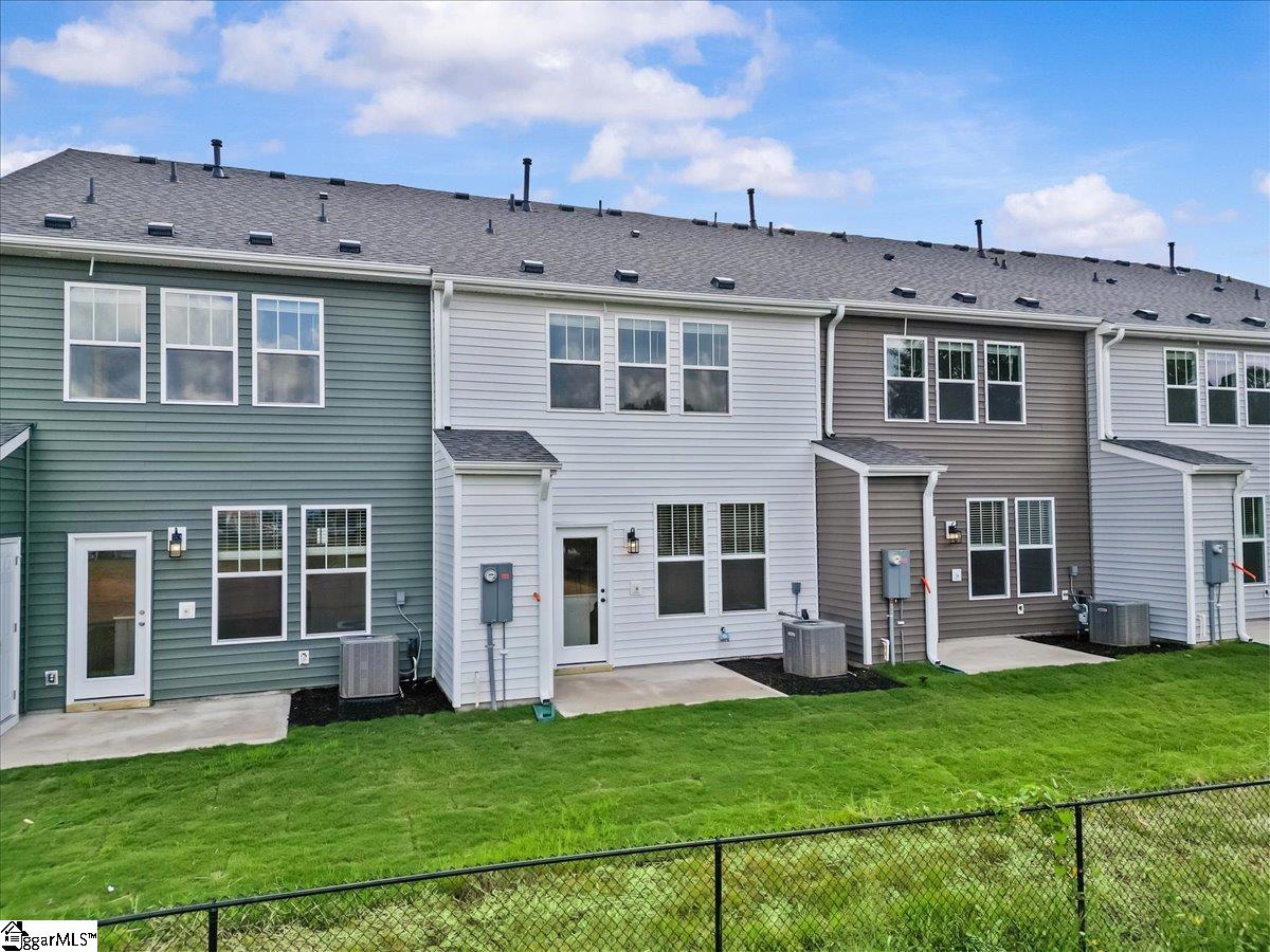 204 Cali Way Property Photo 4