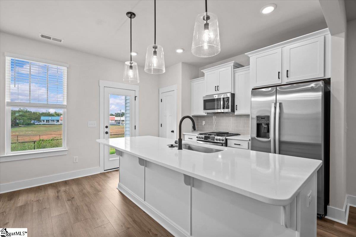 204 Cali Way Property Photo 6