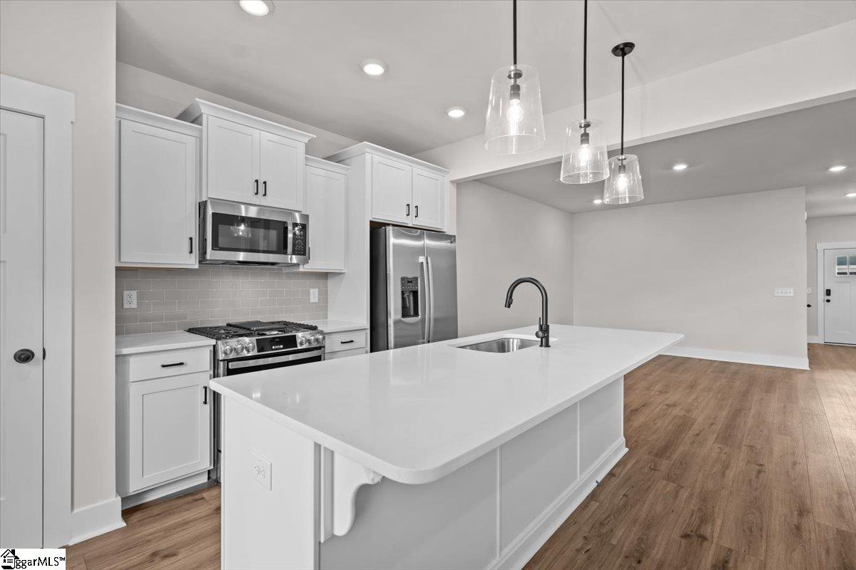 204 Cali Way Property Photo 7