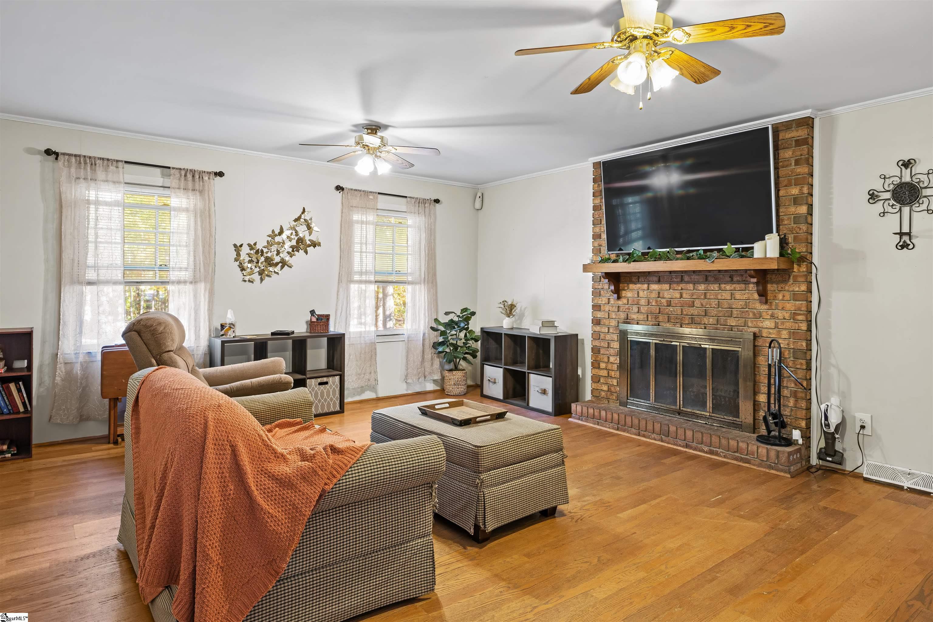 605 W Lee Road Property Photo 7