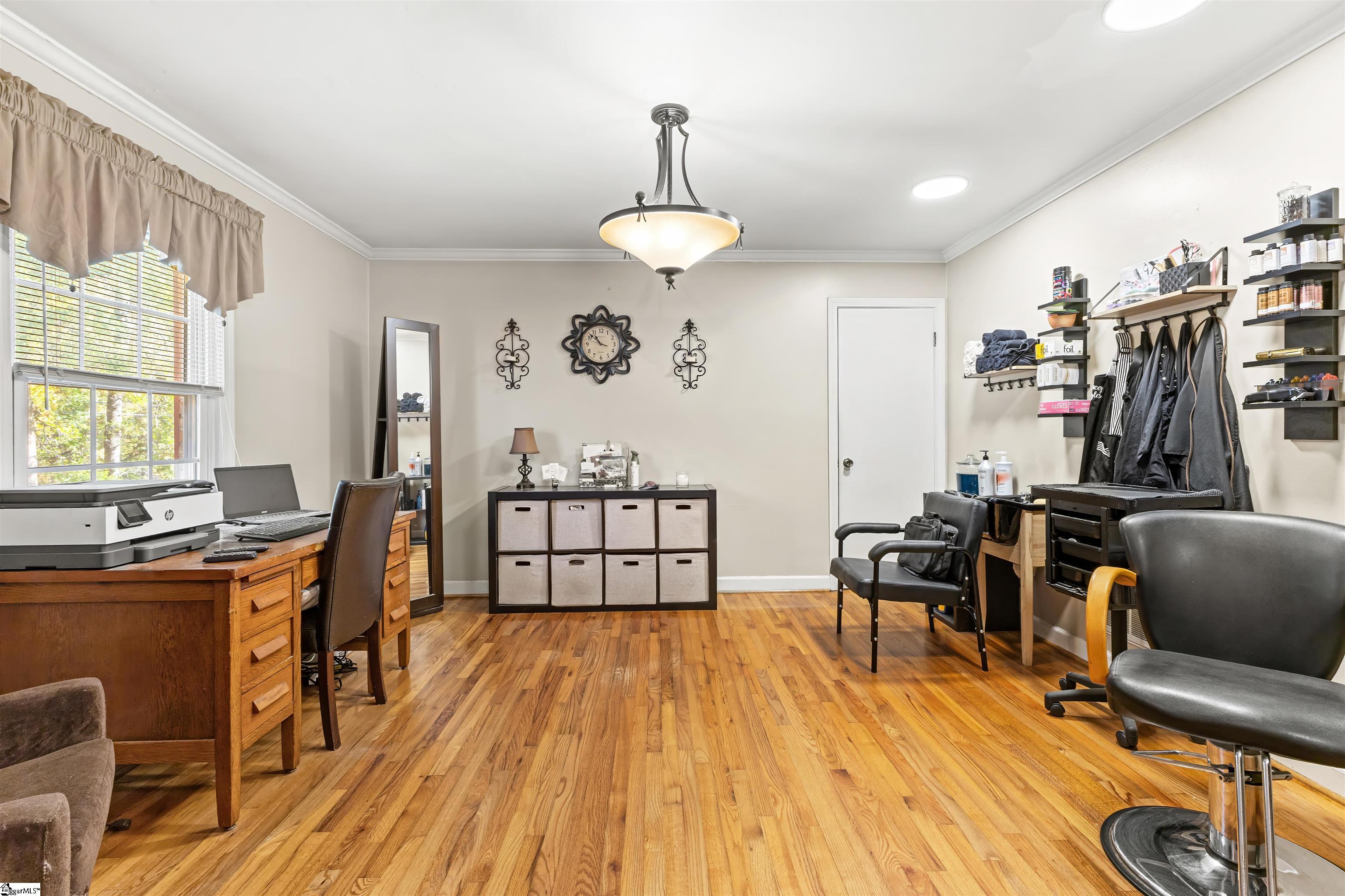 605 W Lee Road Property Photo 11