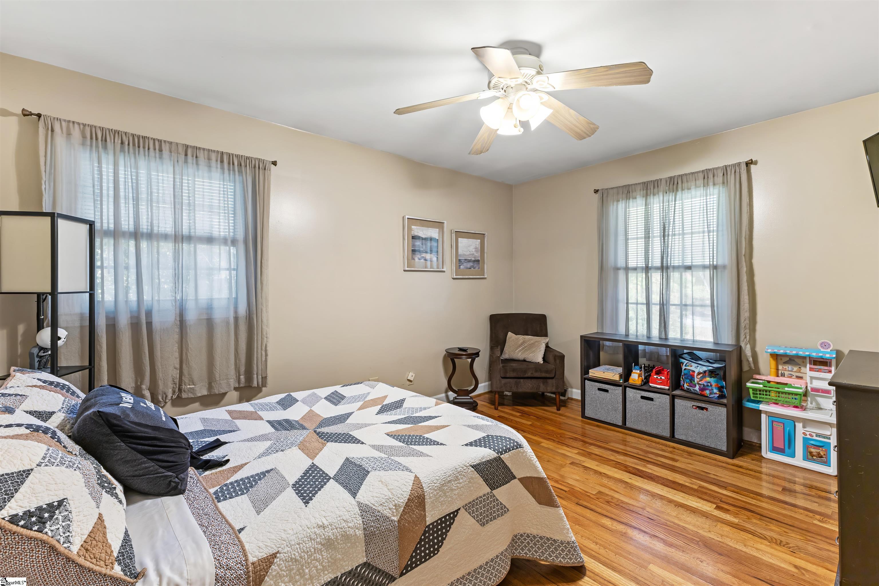 605 W Lee Road Property Photo 17