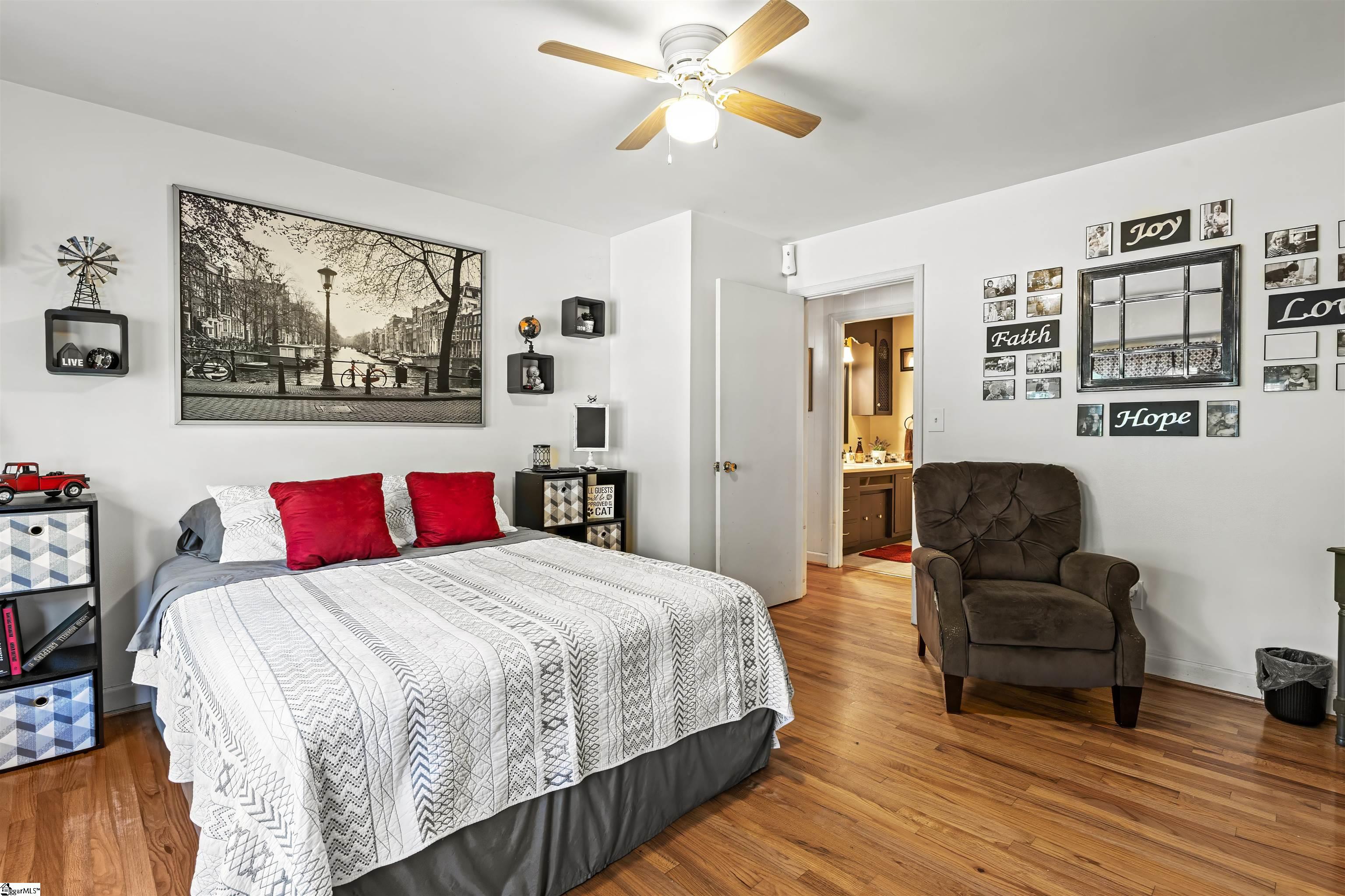 605 W Lee Road Property Photo 18