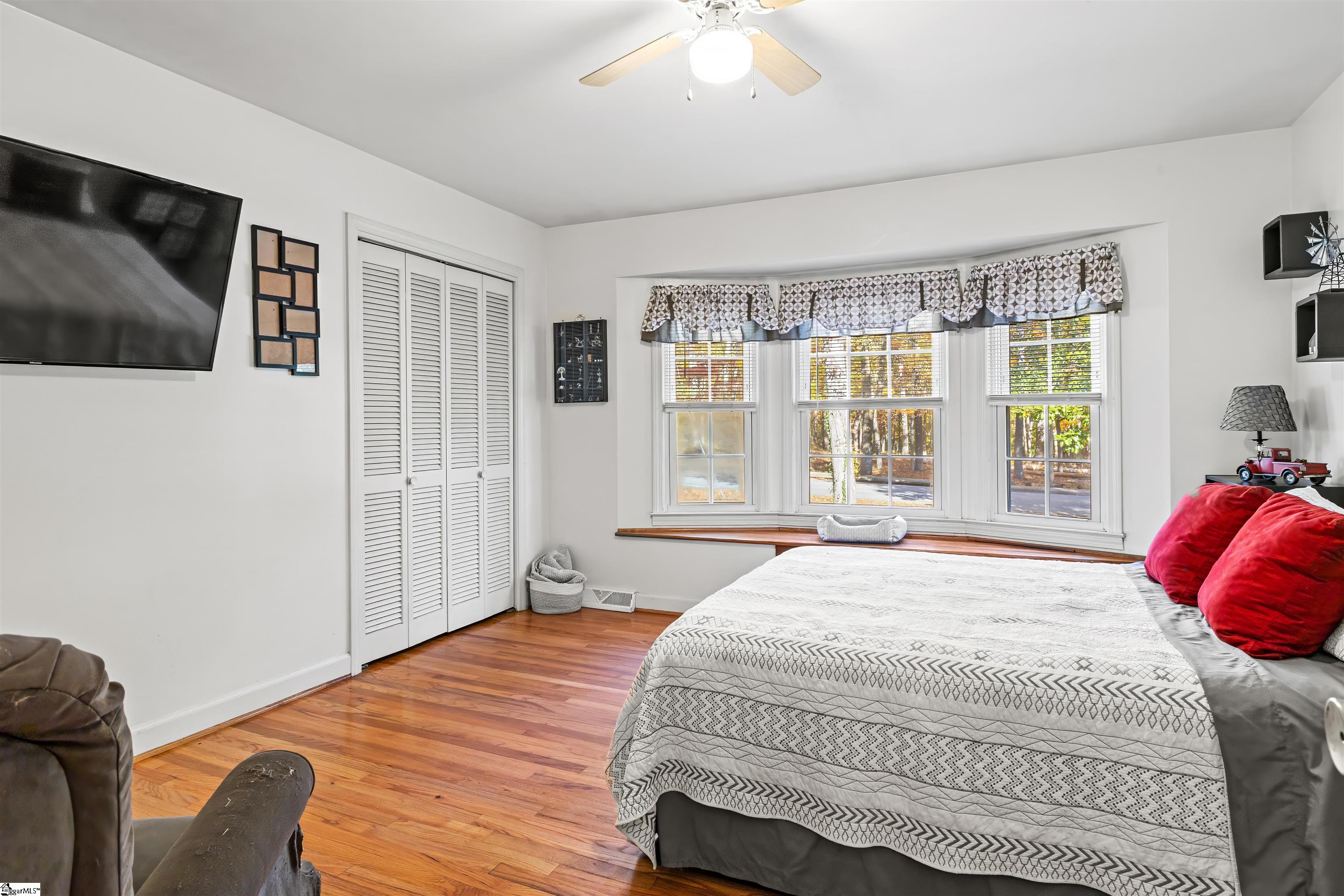 605 W Lee Road Property Photo 20