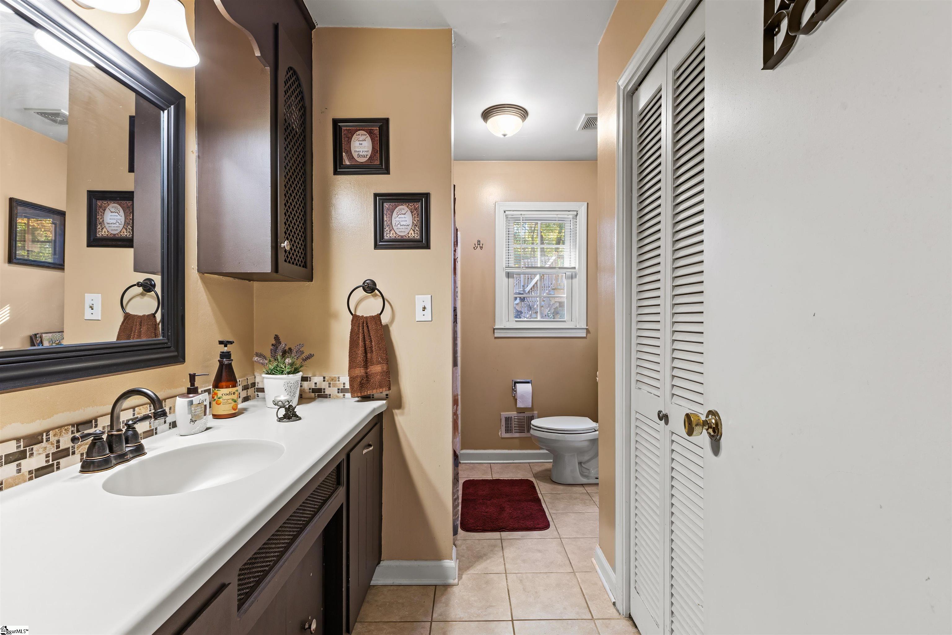 605 W Lee Road Property Photo 21