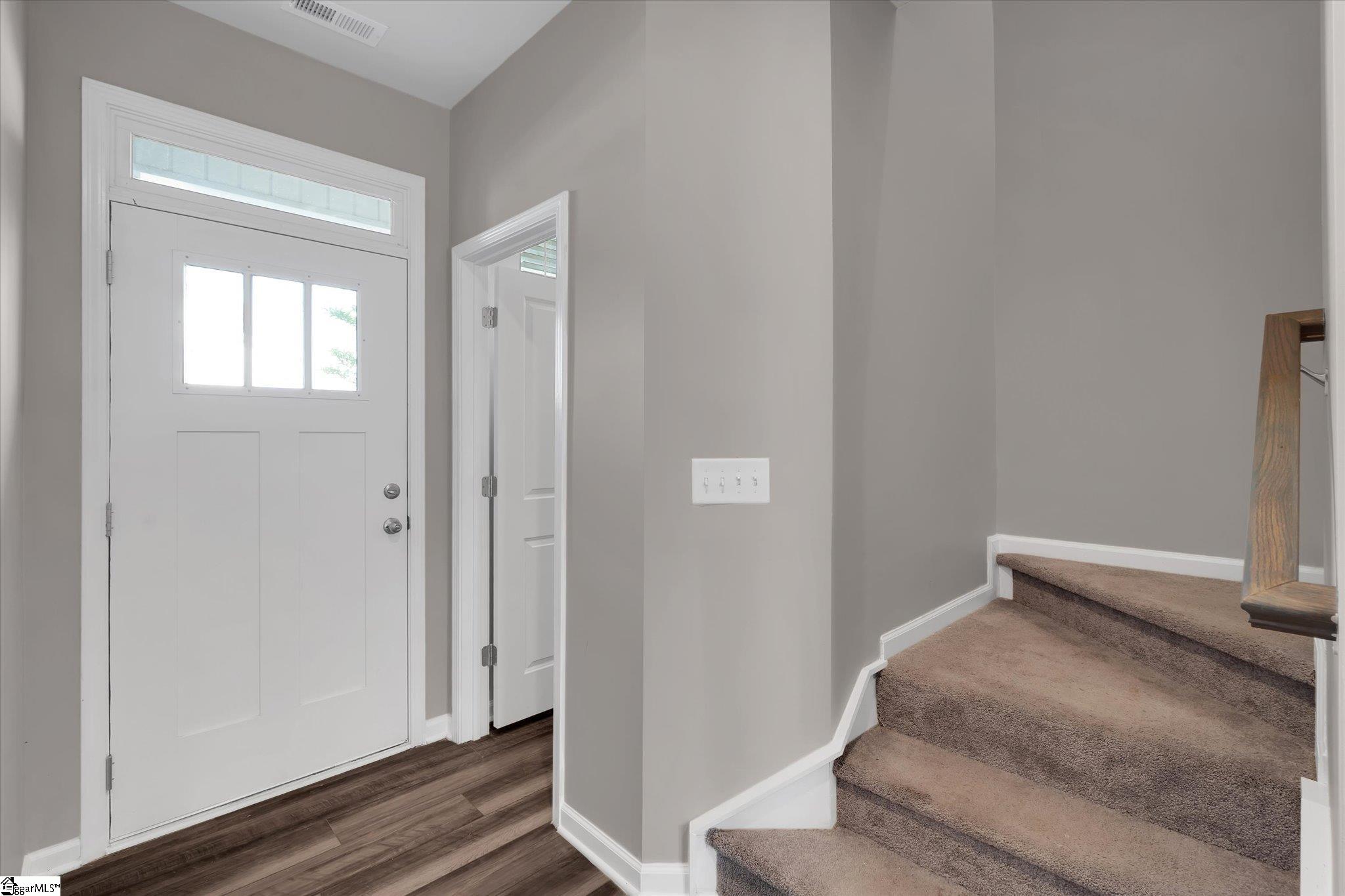 290 E Compass Way Property Photo 2