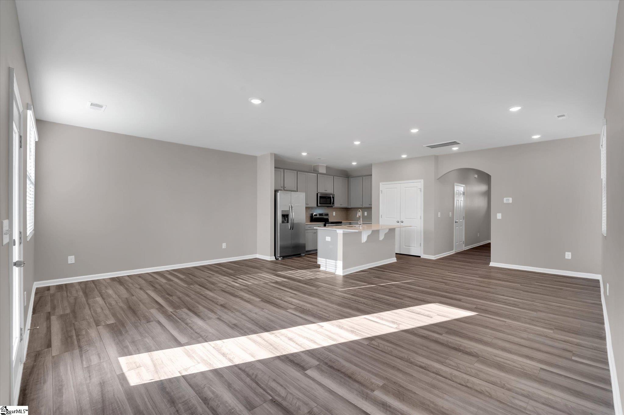 290 E Compass Way Property Photo 10