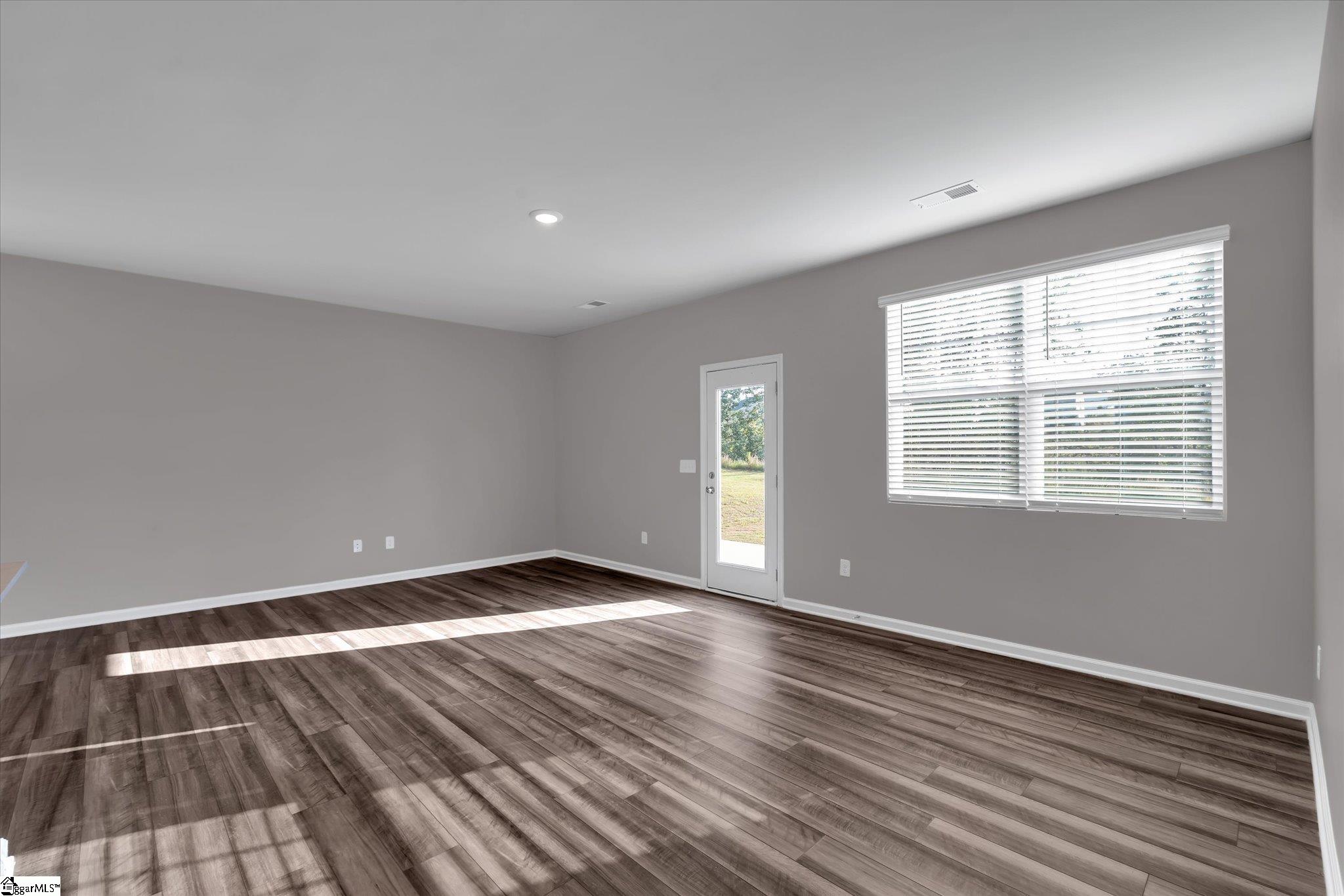 290 E Compass Way Property Photo 12