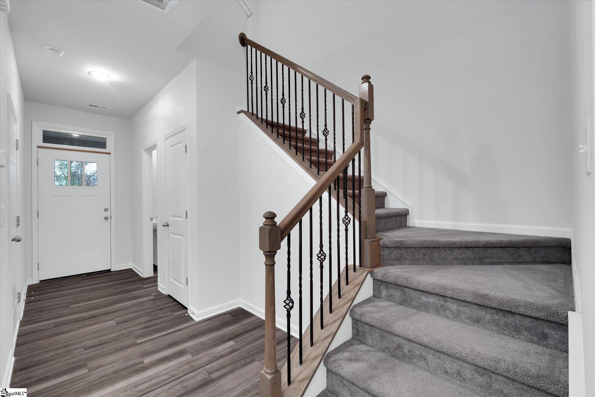 328 E Compass Way Property Photo 2