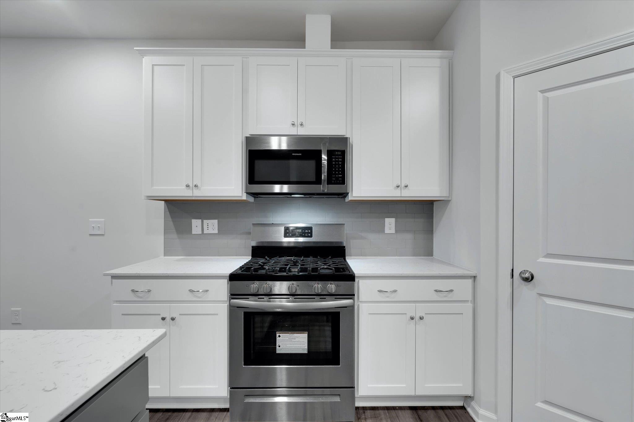 328 E Compass Way Property Photo 4