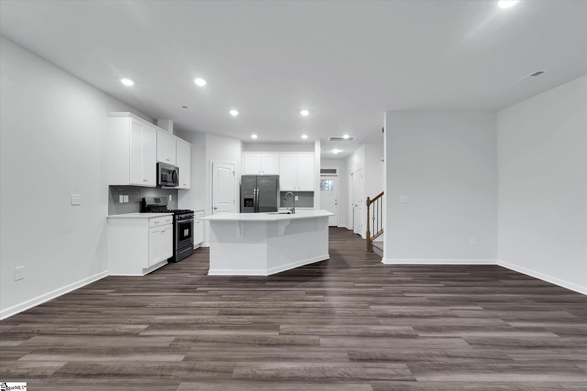 328 E Compass Way Property Photo 9