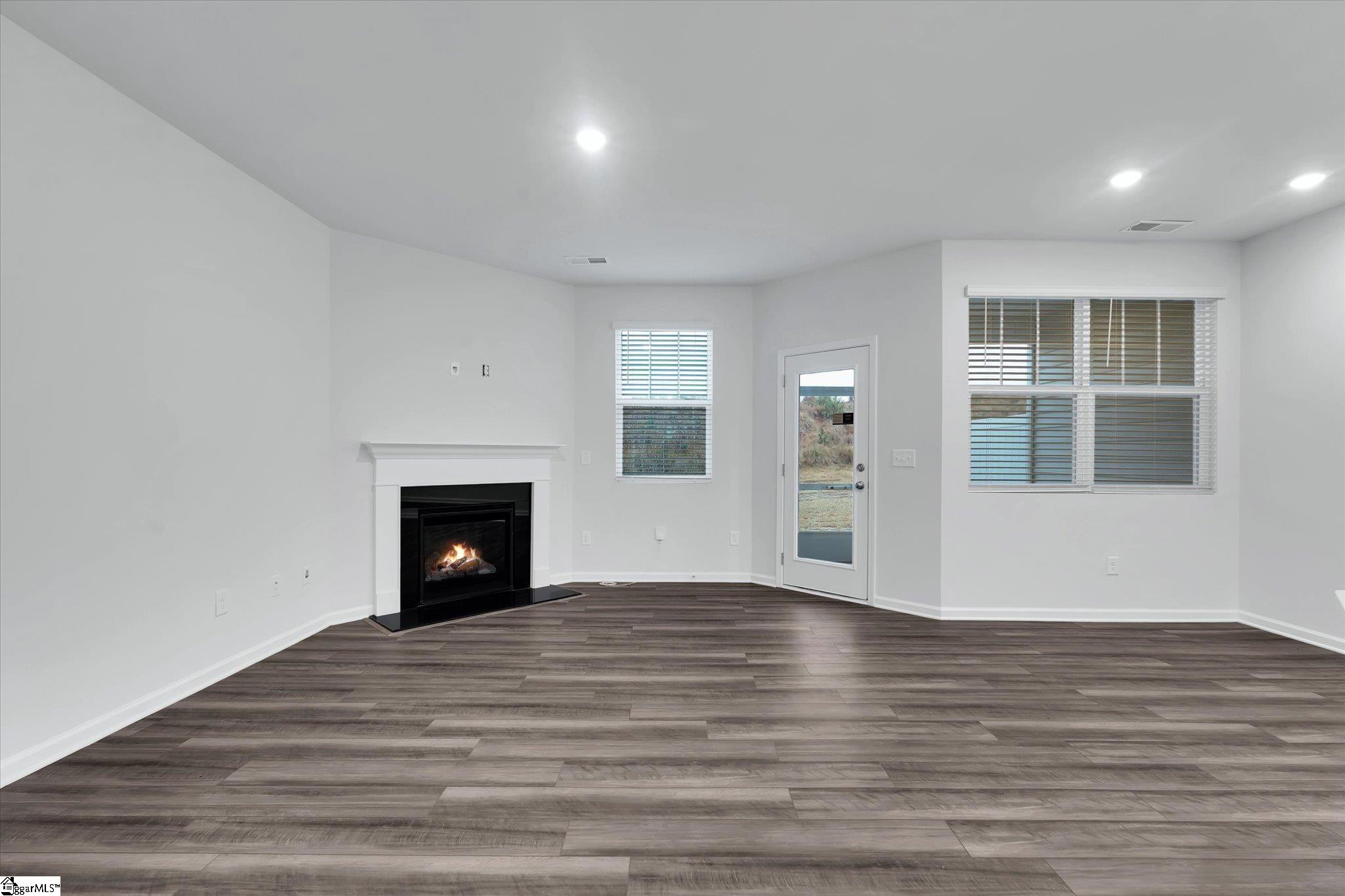 328 E Compass Way Property Photo 11