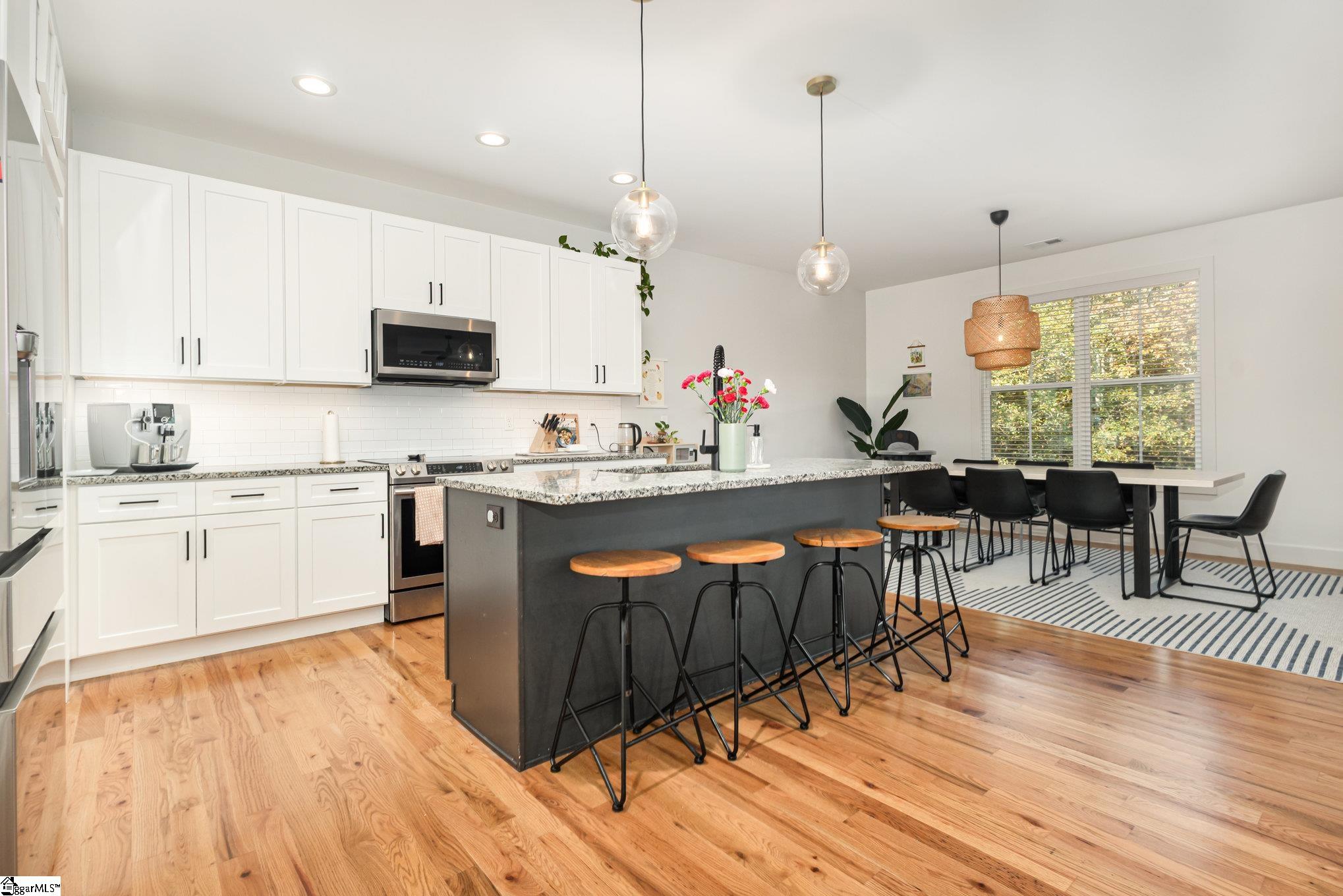 212 Larch Court Property Photo 8