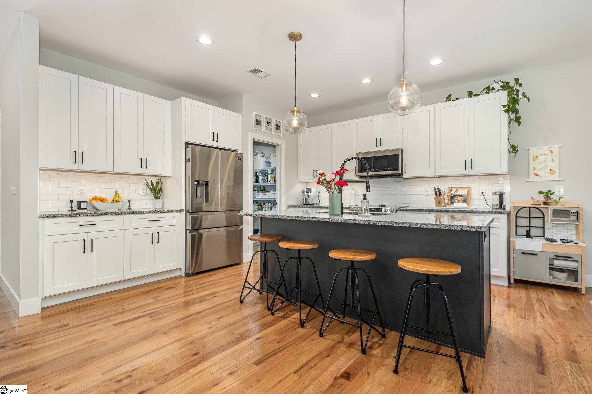 212 Larch Court Property Photo 9