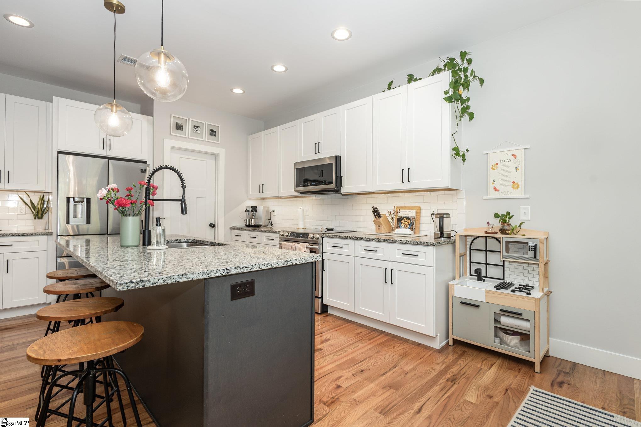 212 Larch Court Property Photo 10