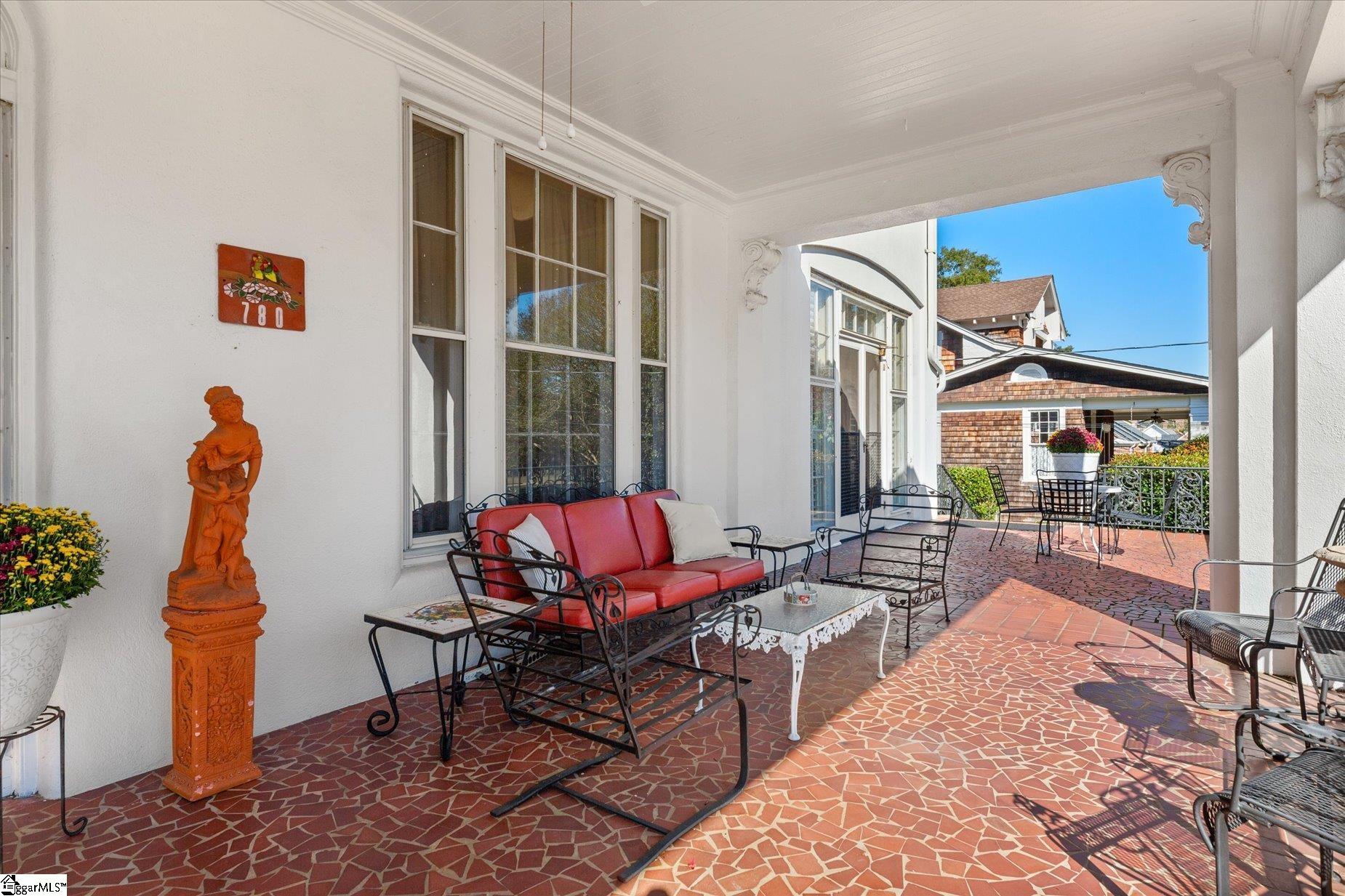 780 W Main Street Property Photo 8