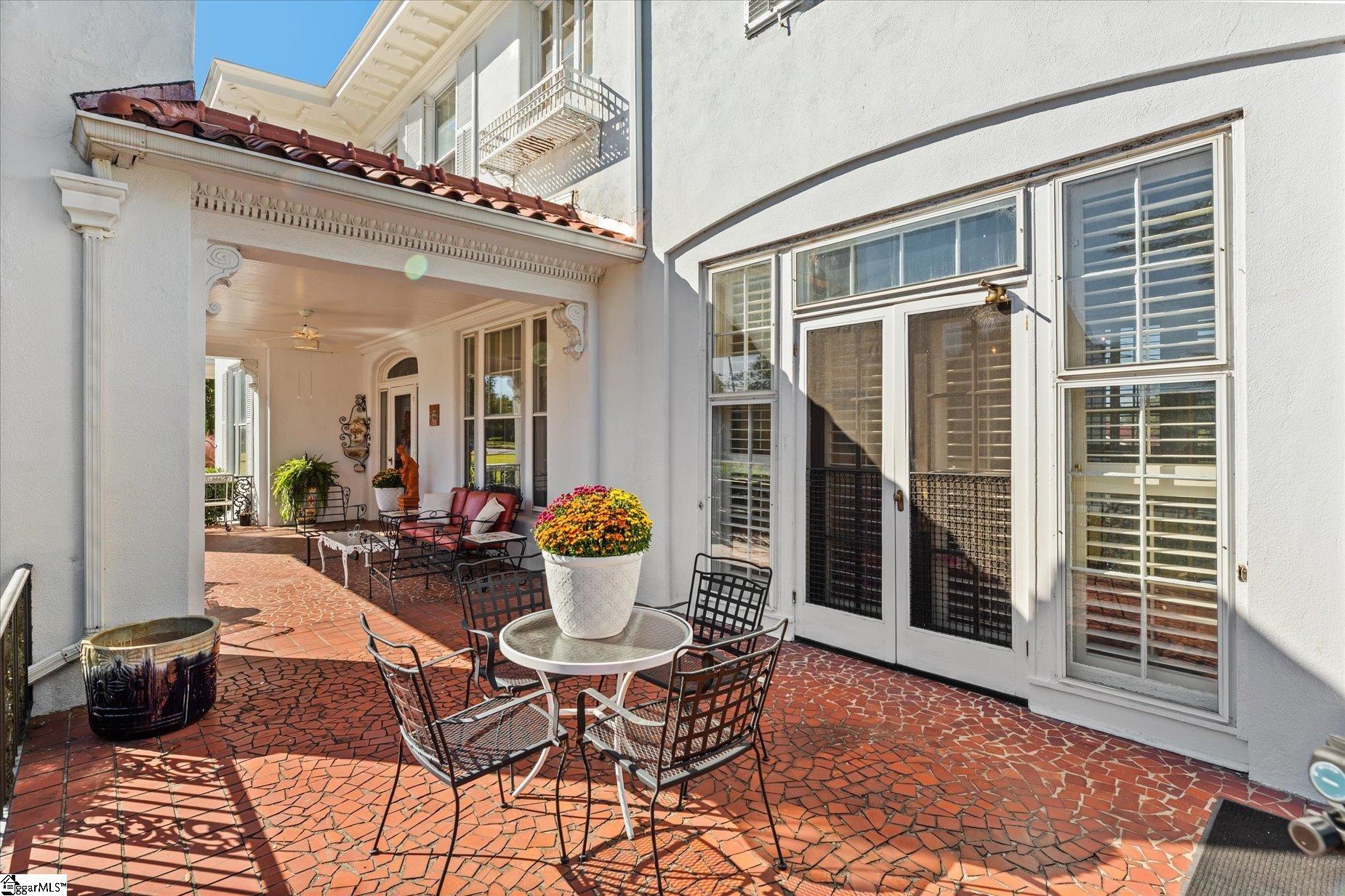 780 W Main Street Property Photo 9