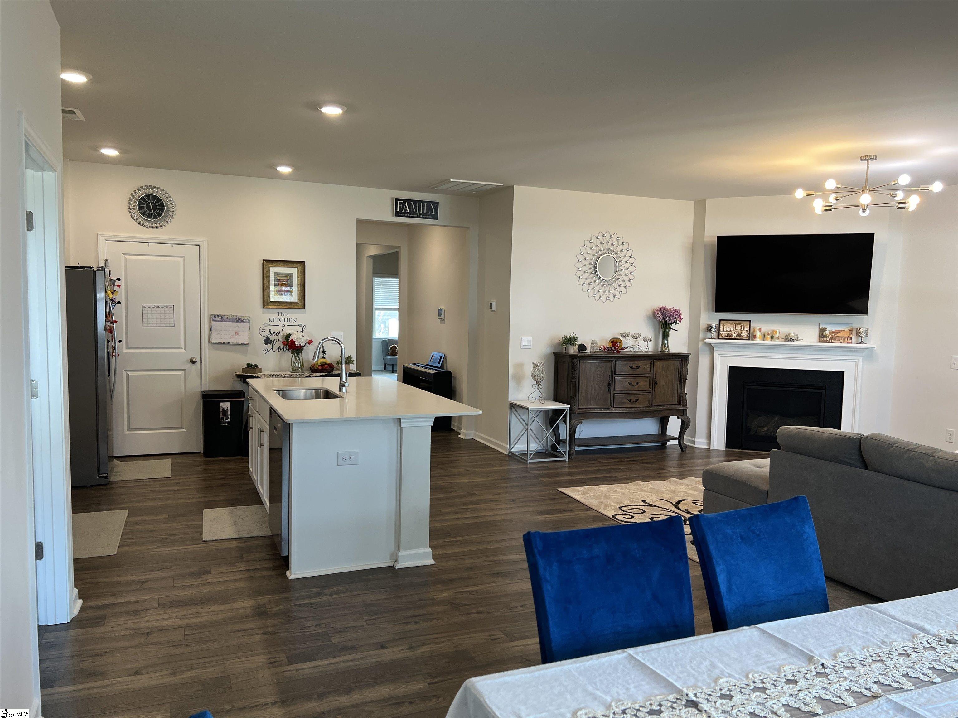 505 Topaz Court Property Photo 4