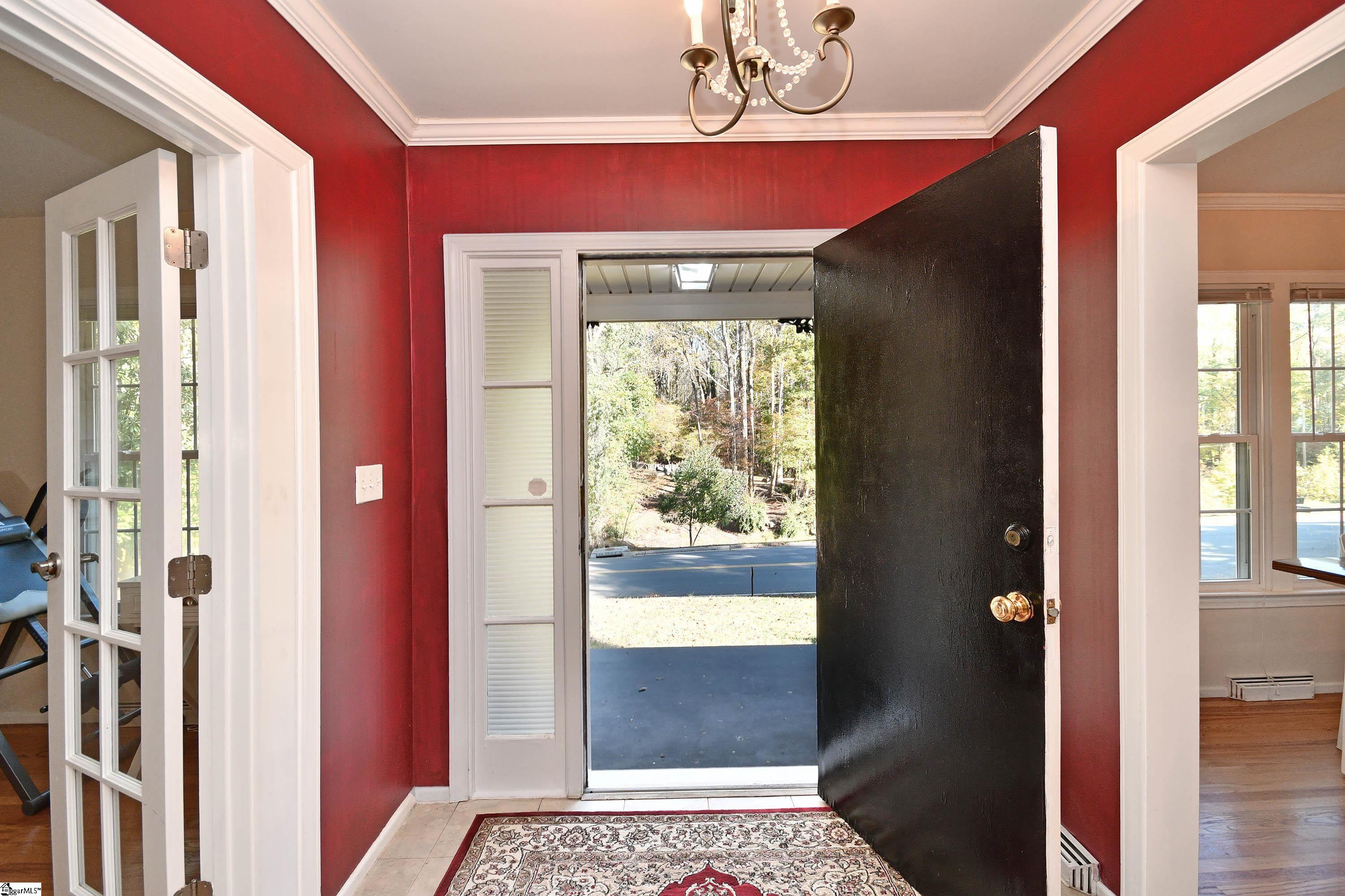 303 Tanglewood Drive Property Photo 4