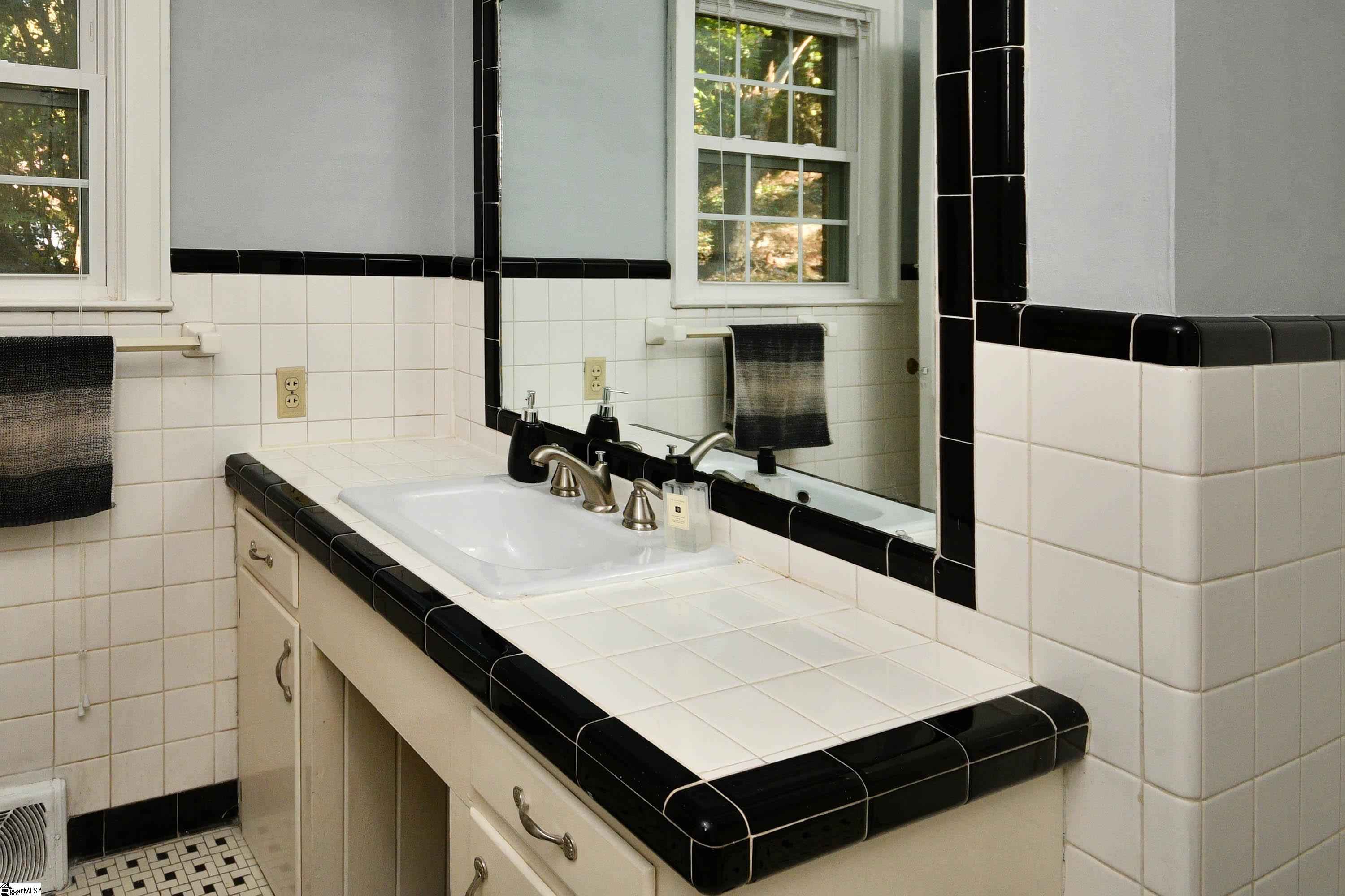 303 Tanglewood Drive Property Photo 32