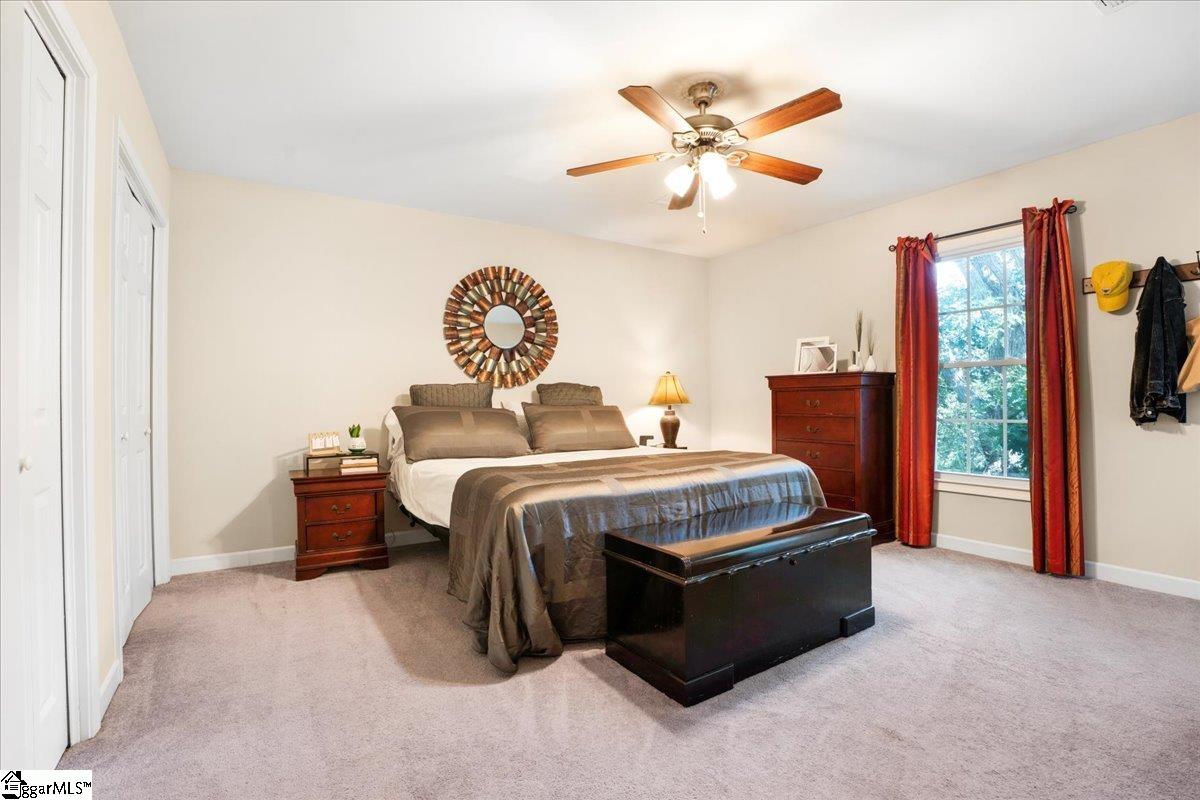 107 Gray Fox Square Property Photo 9