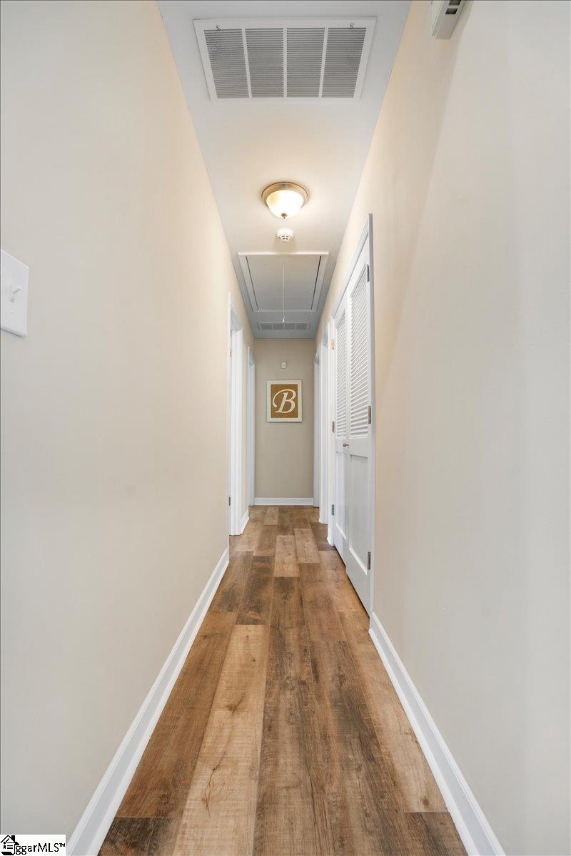 107 Gray Fox Square Property Photo 16