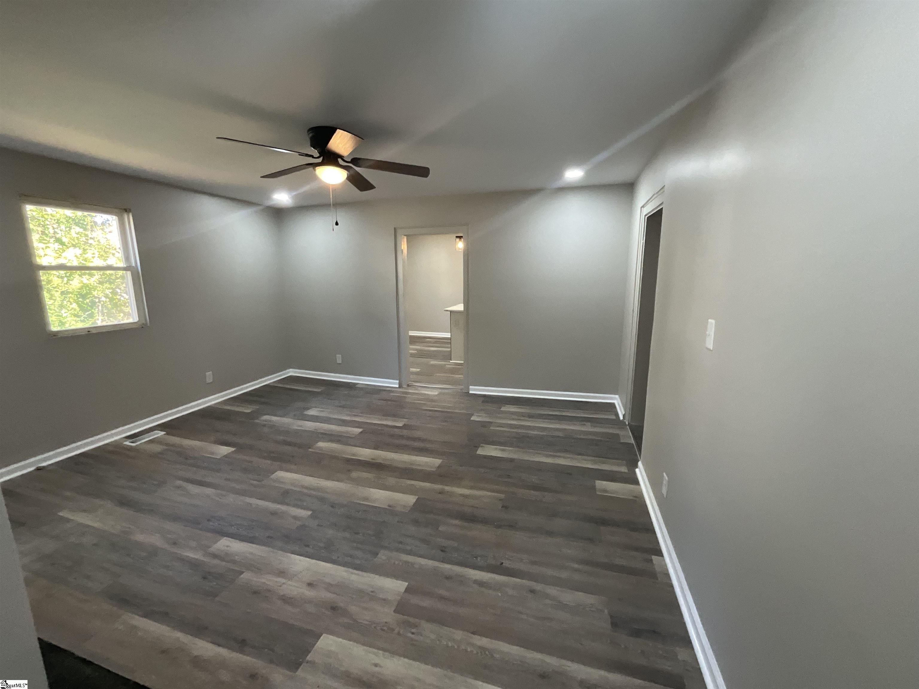 505 E Robinson Street Property Photo 4