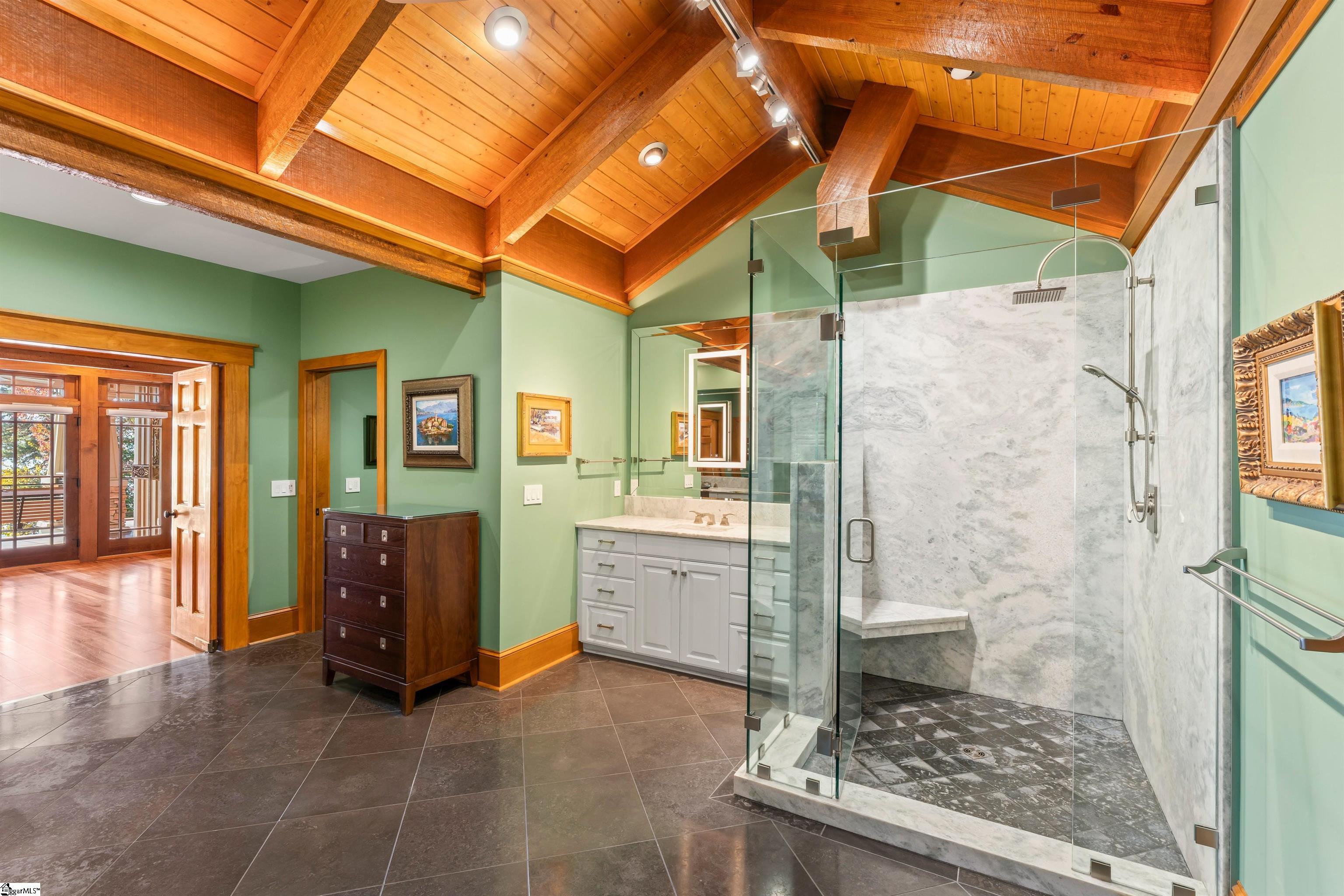 1574544 Property Photo 15