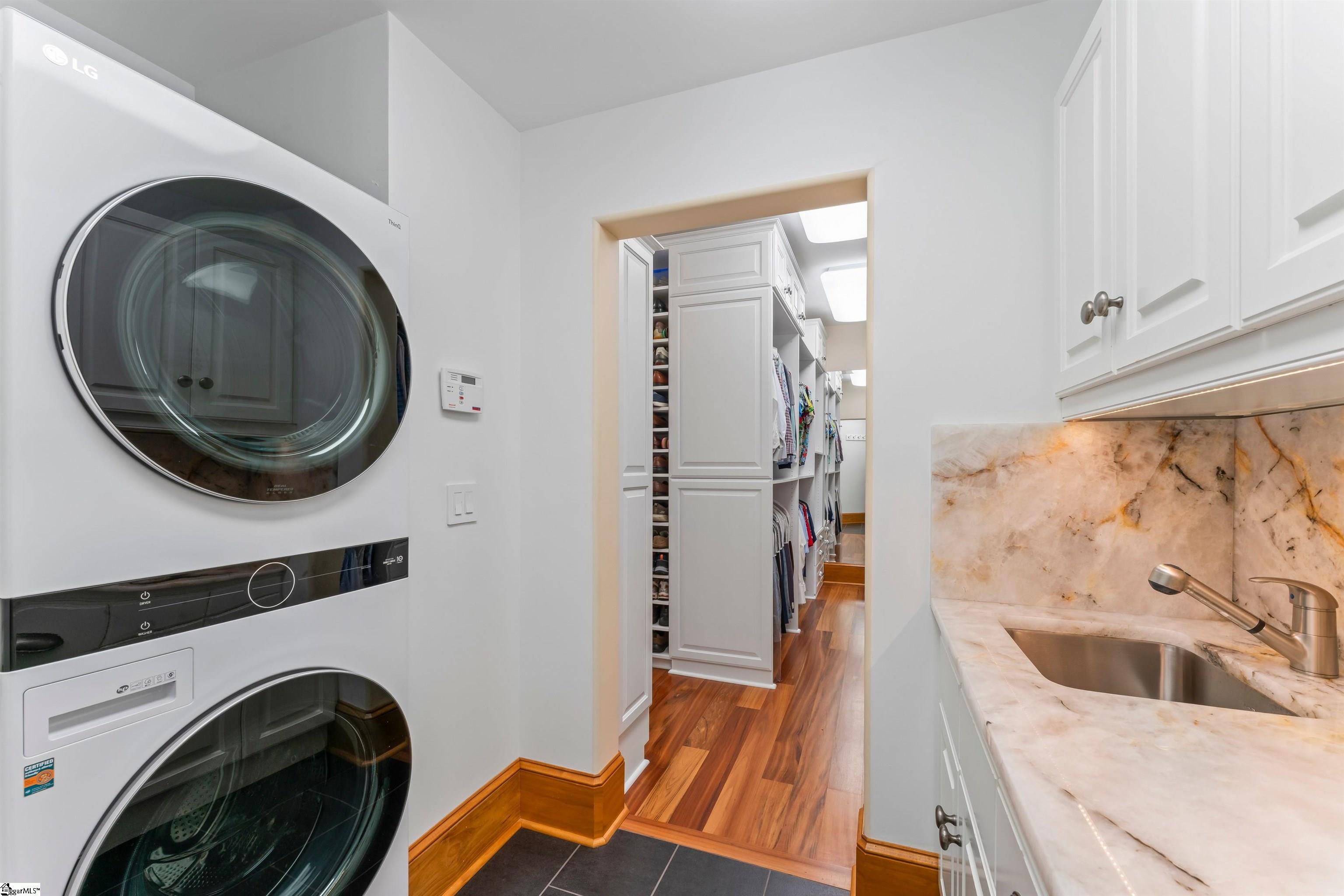 1574544 Property Photo 18