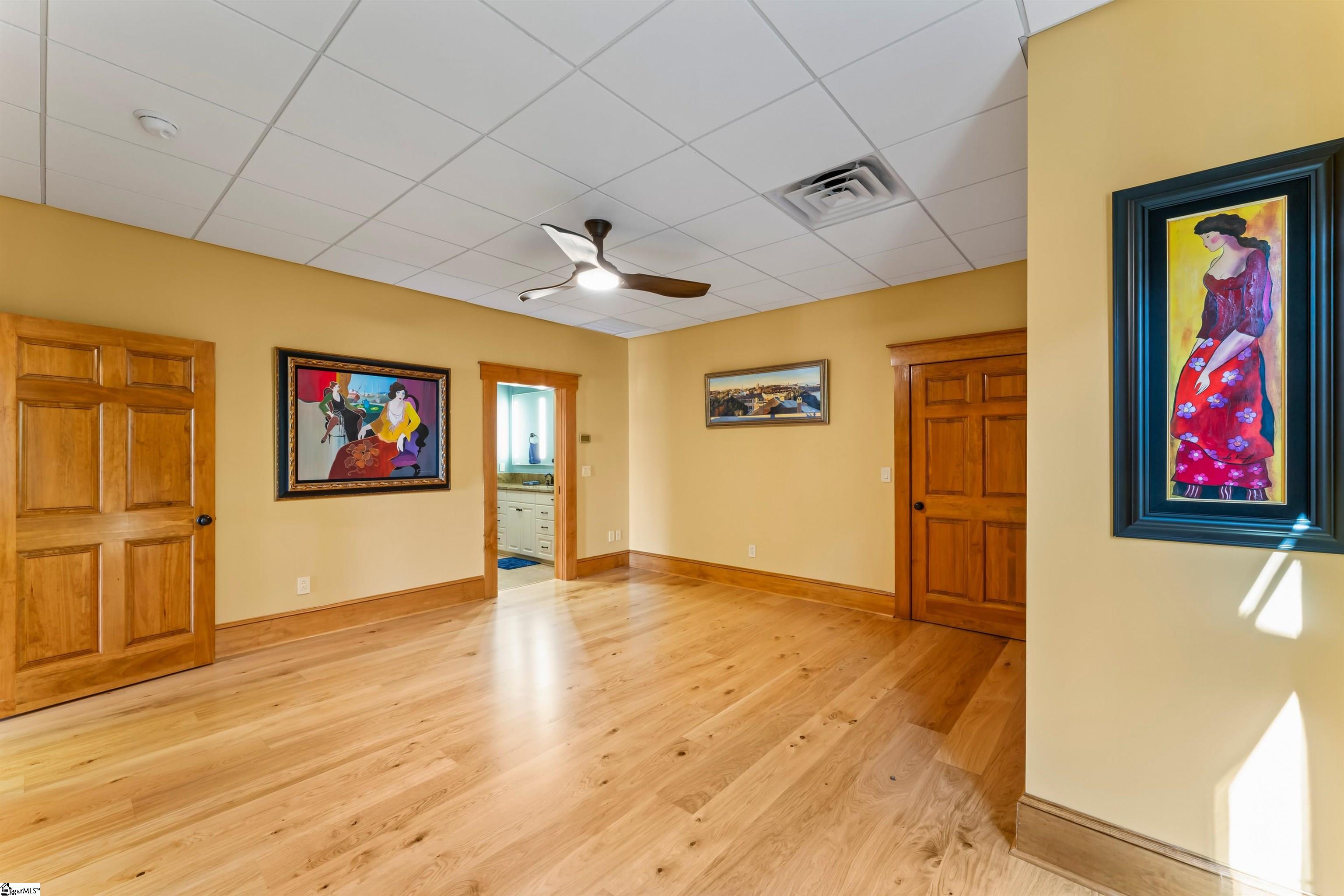1574544 Property Photo 31