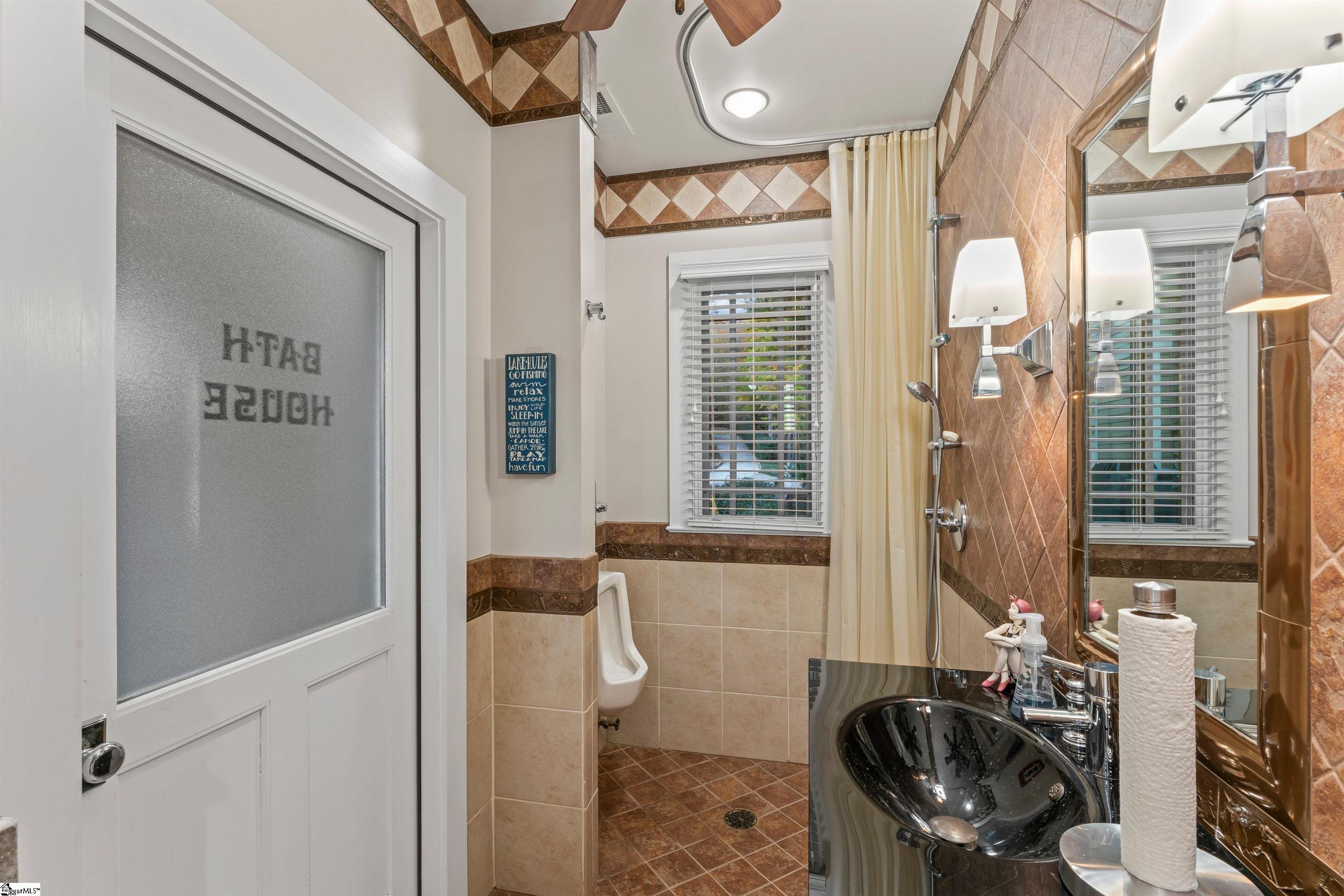1574544 Property Photo 46