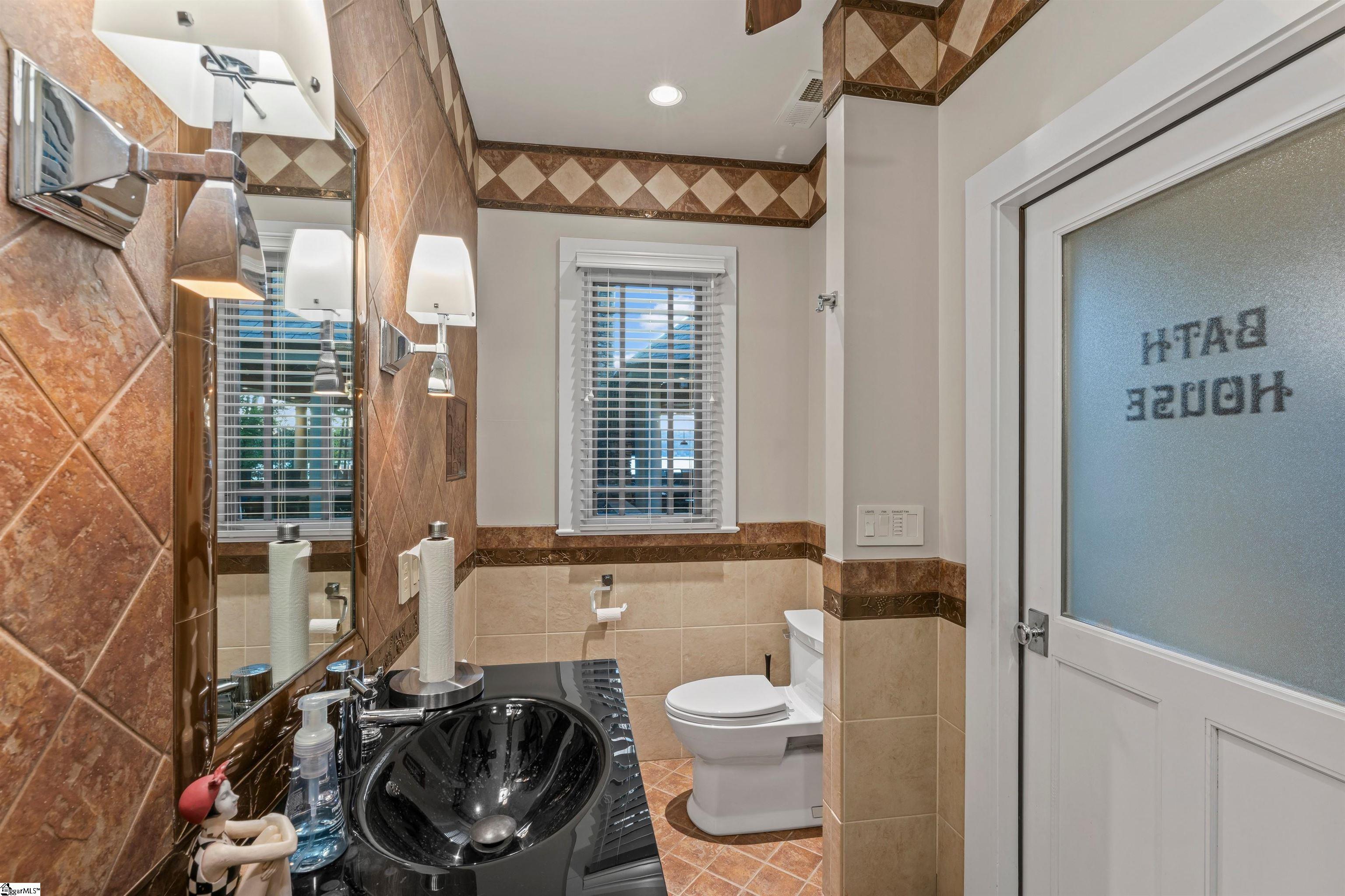 1574544 Property Photo 47
