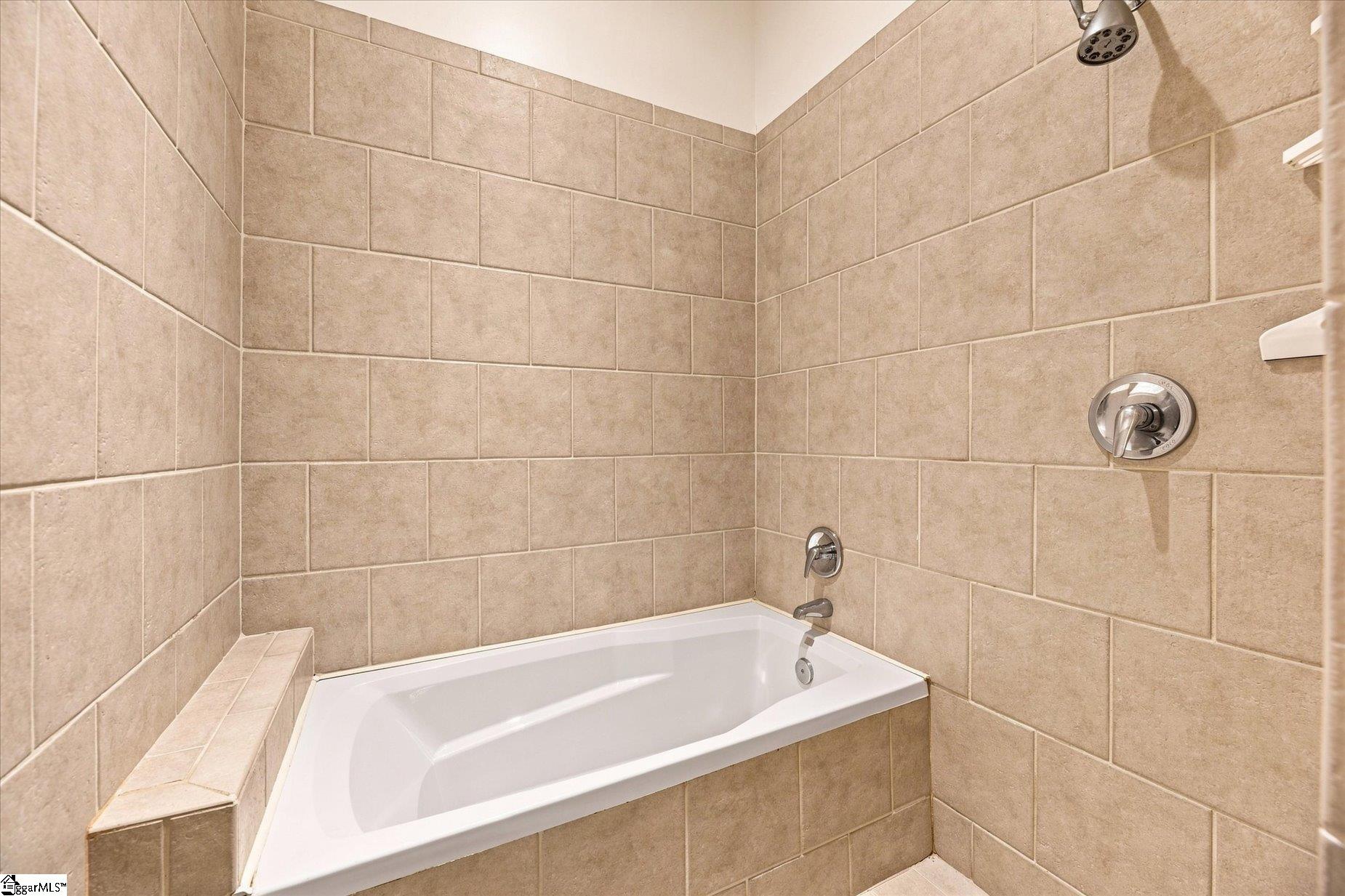 400 Mills Avenue Property Photo 11