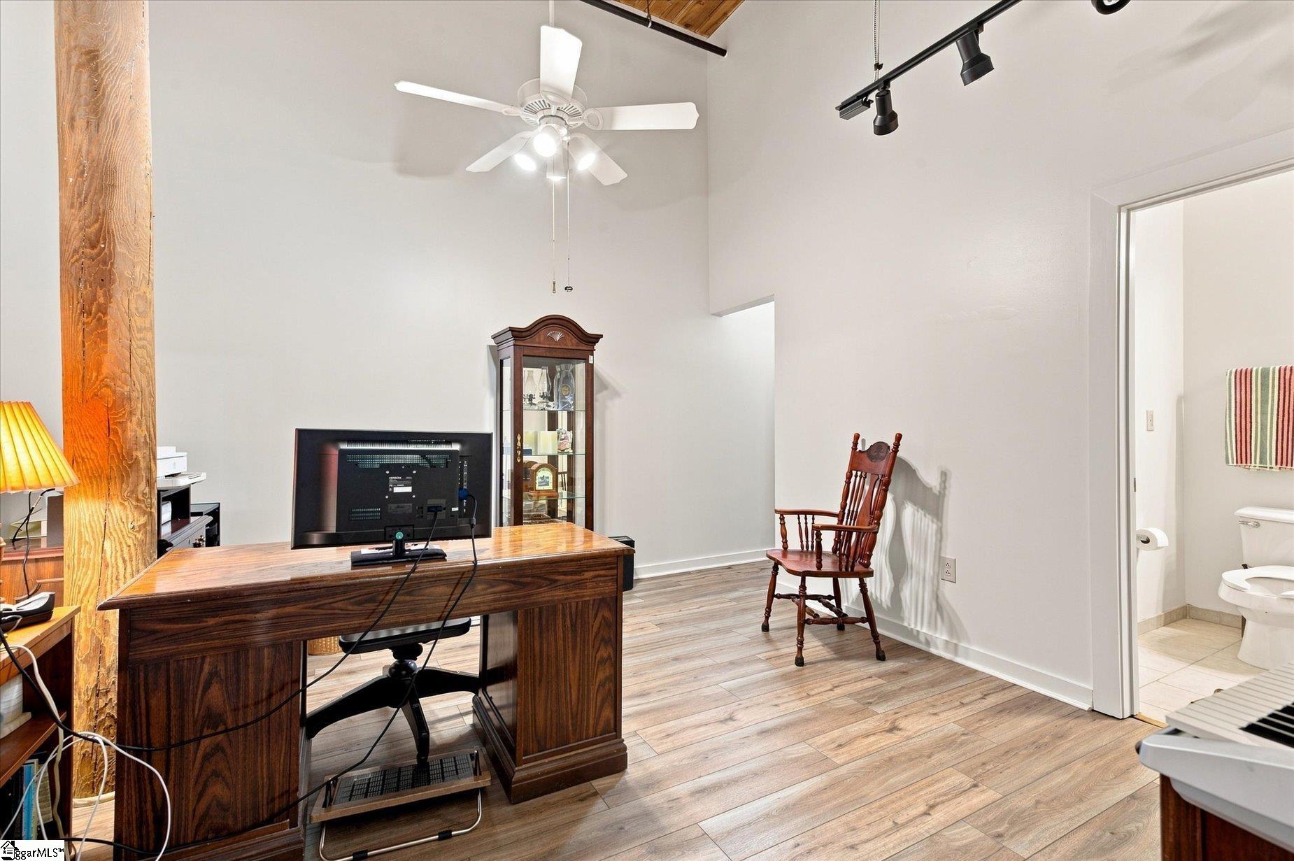 400 Mills Avenue Property Photo 15