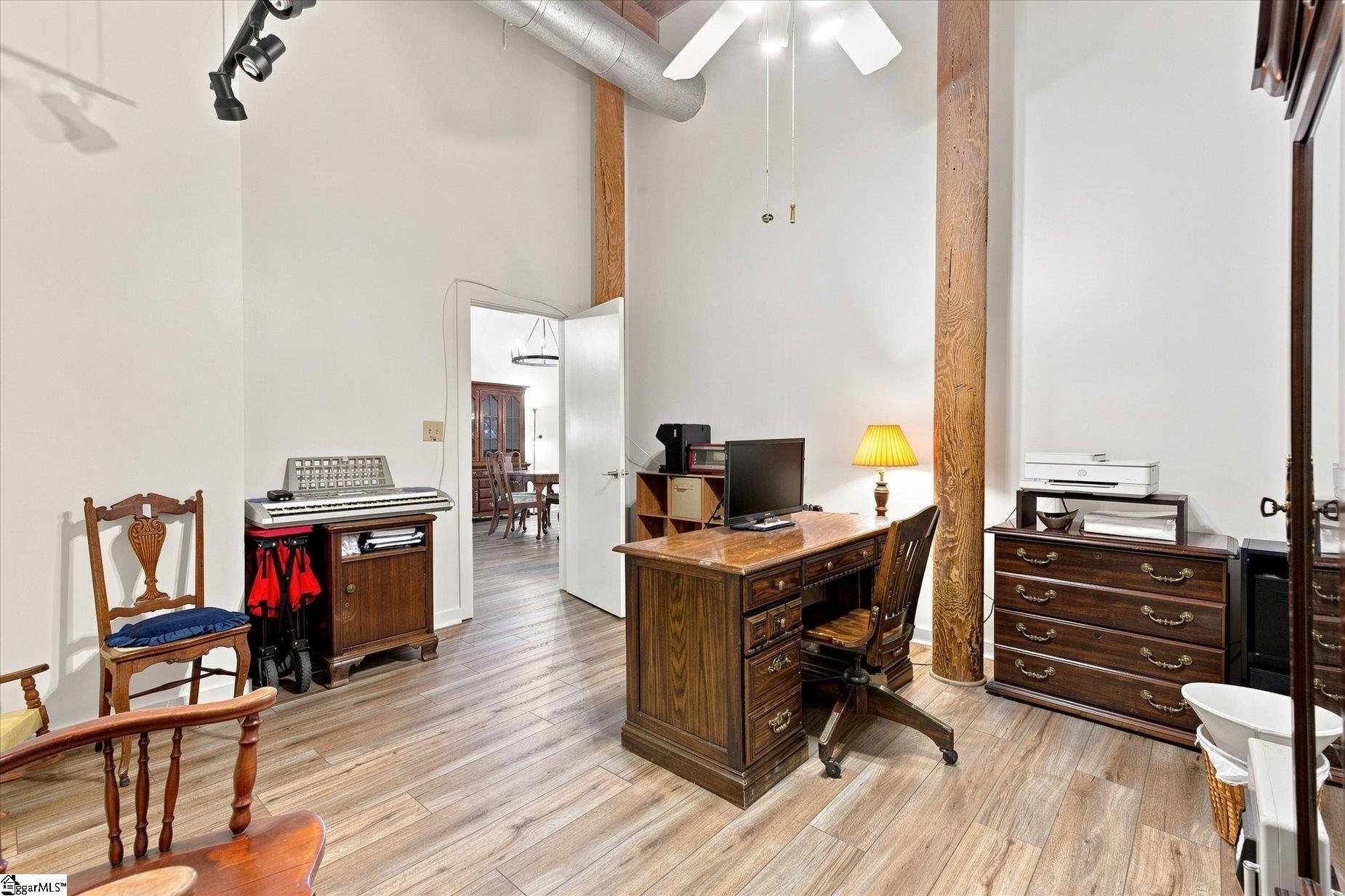 400 Mills Avenue Property Photo 16