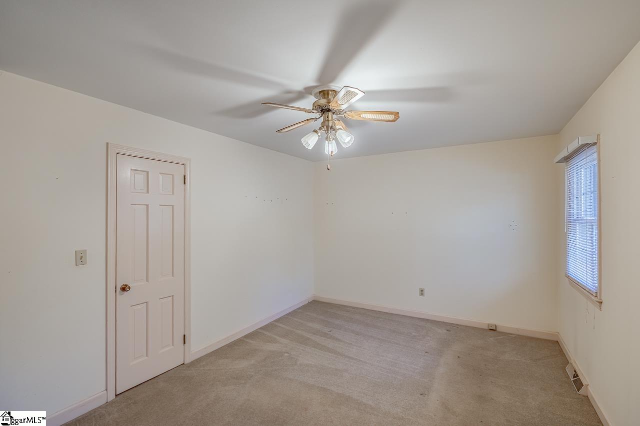 1 B Heritage Court Property Photo 3