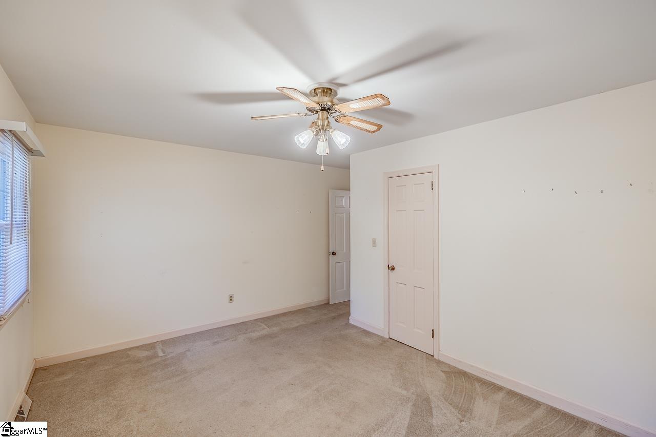1 B Heritage Court Property Photo 4