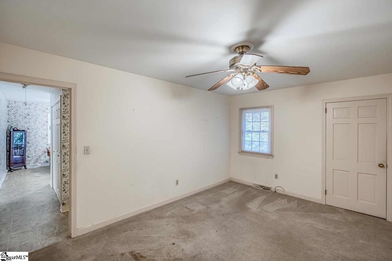 1 B Heritage Court Property Photo 6