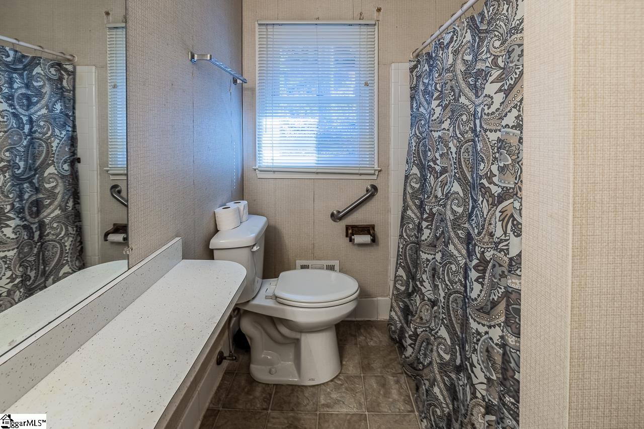 1 B Heritage Court Property Photo 9