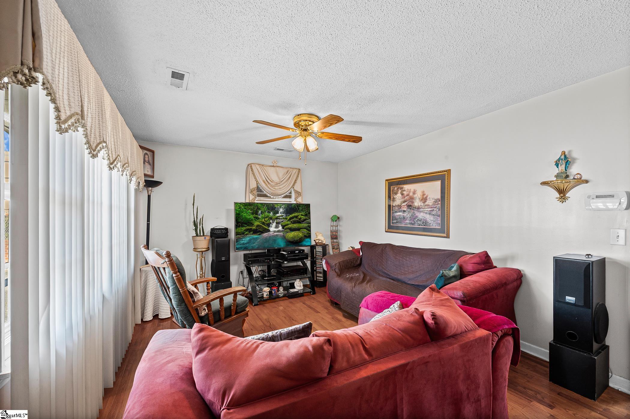 9 Michael Drive Property Photo 2