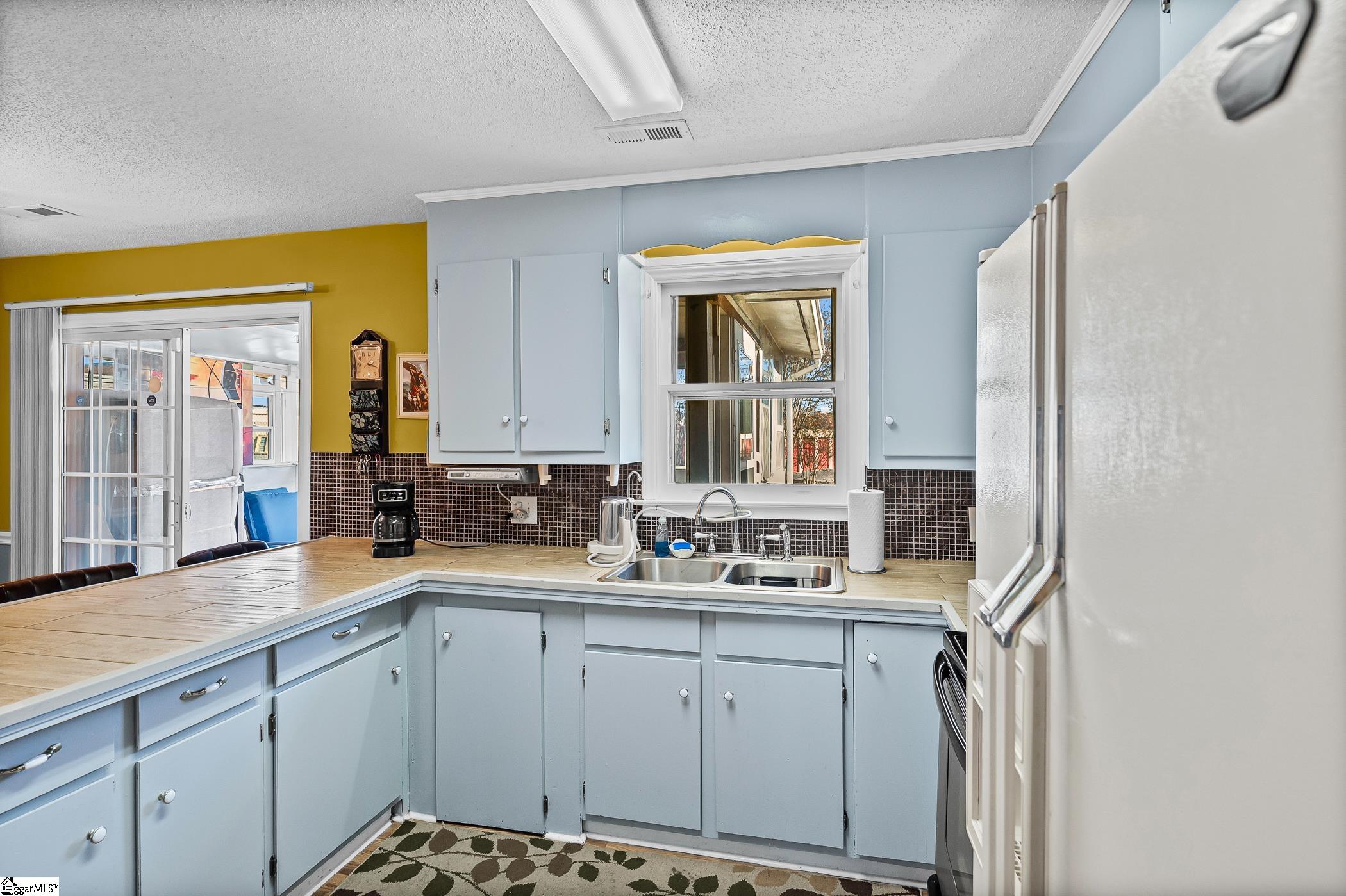 9 Michael Drive Property Photo 4