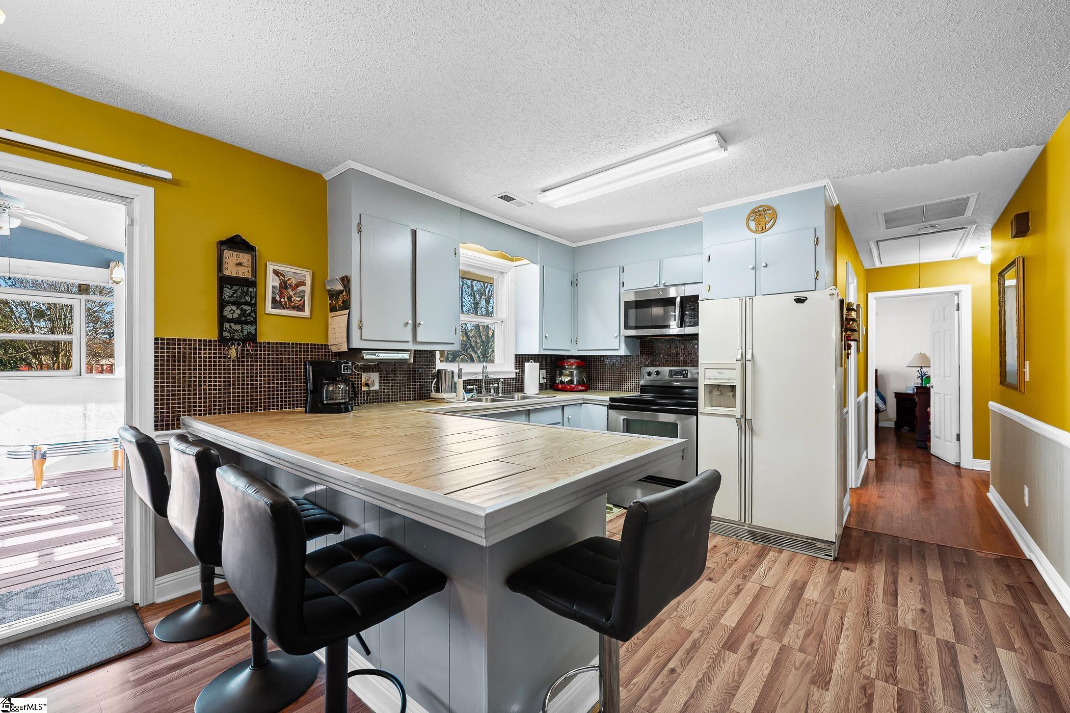 9 Michael Drive Property Photo 5