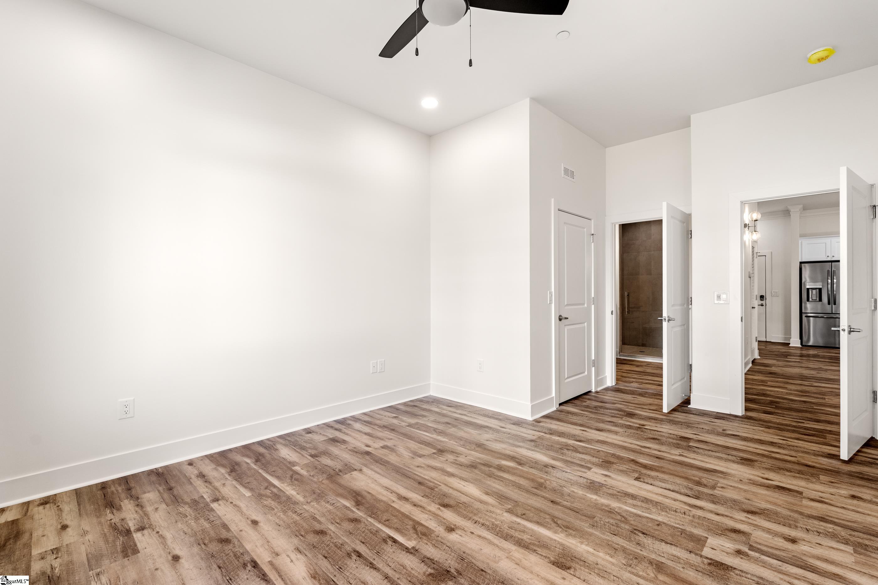 98 E Mcbee Avenue Property Photo 20
