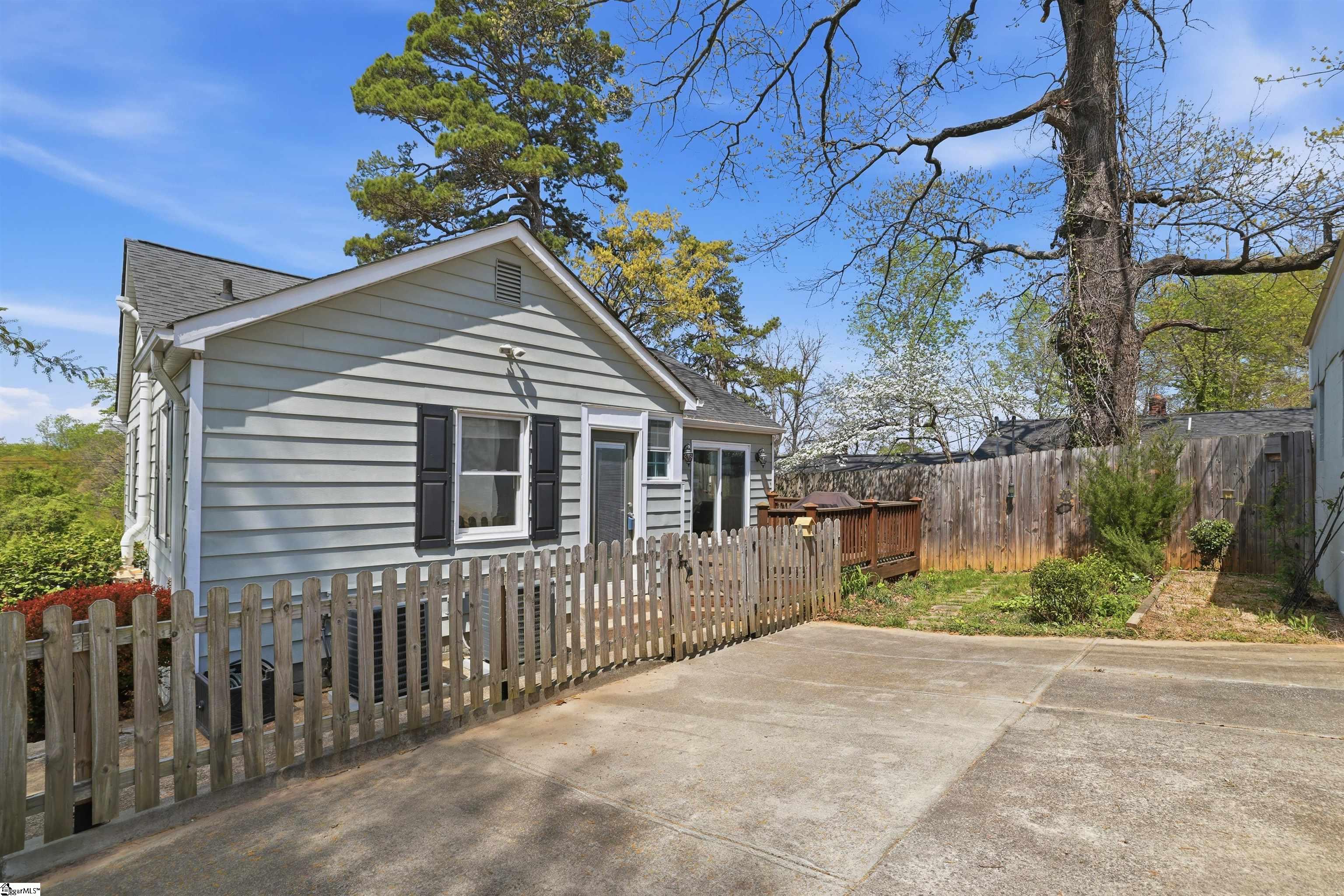 107 Haviland Avenue Property Photo 44