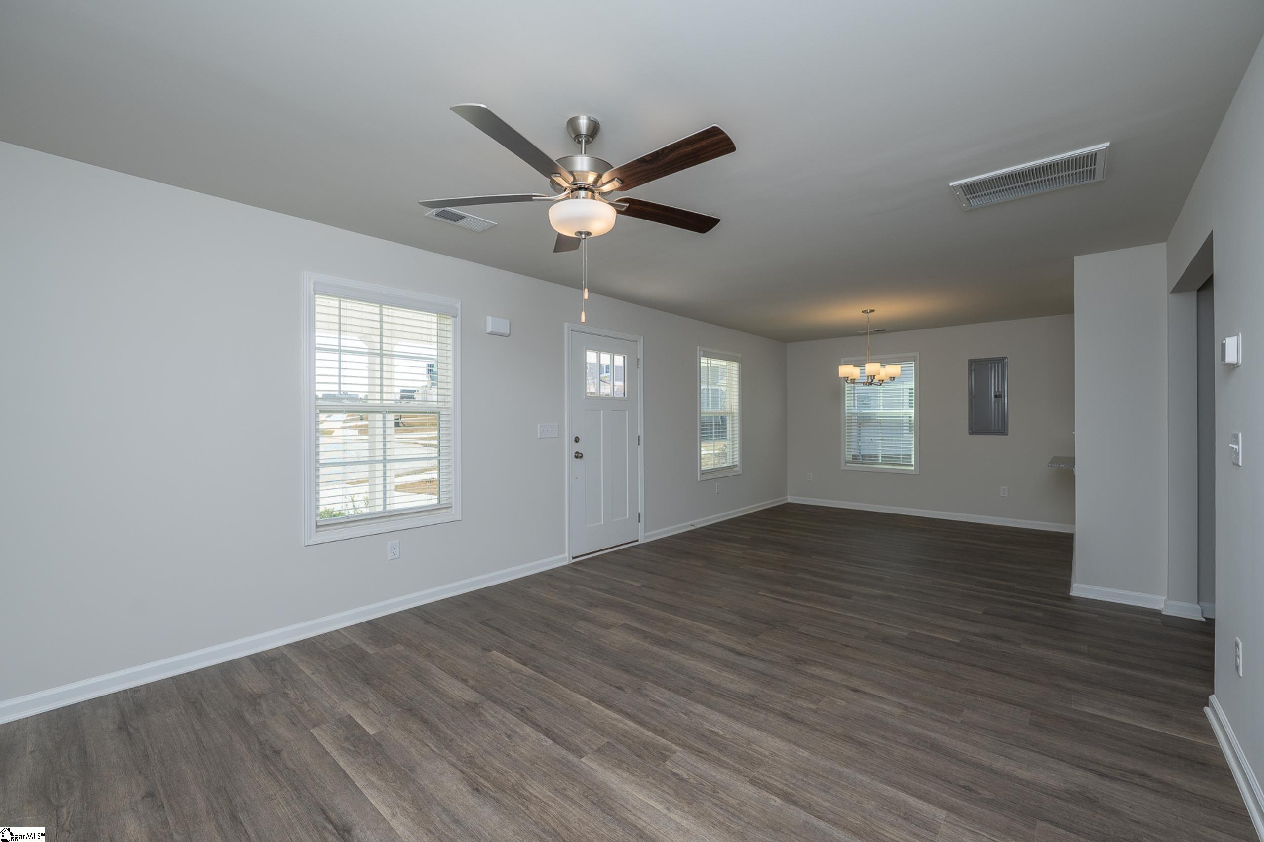221 Waltham Court Property Photo 3