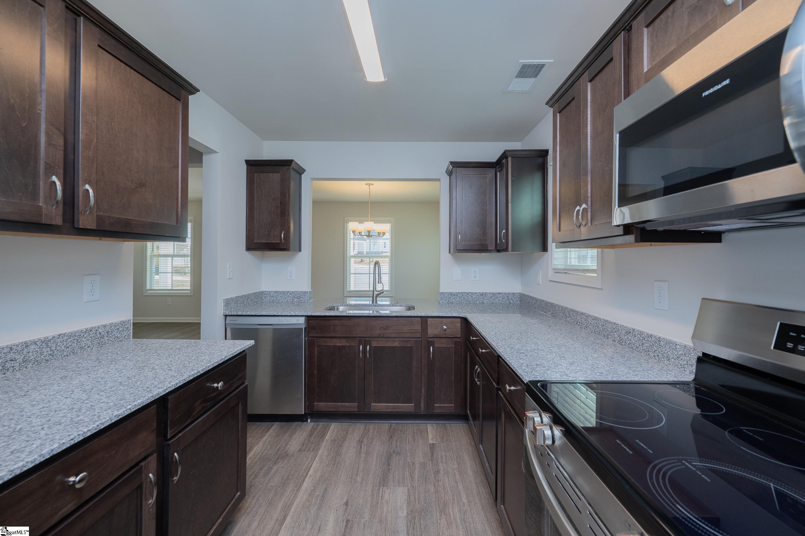 221 Waltham Court Property Photo 8